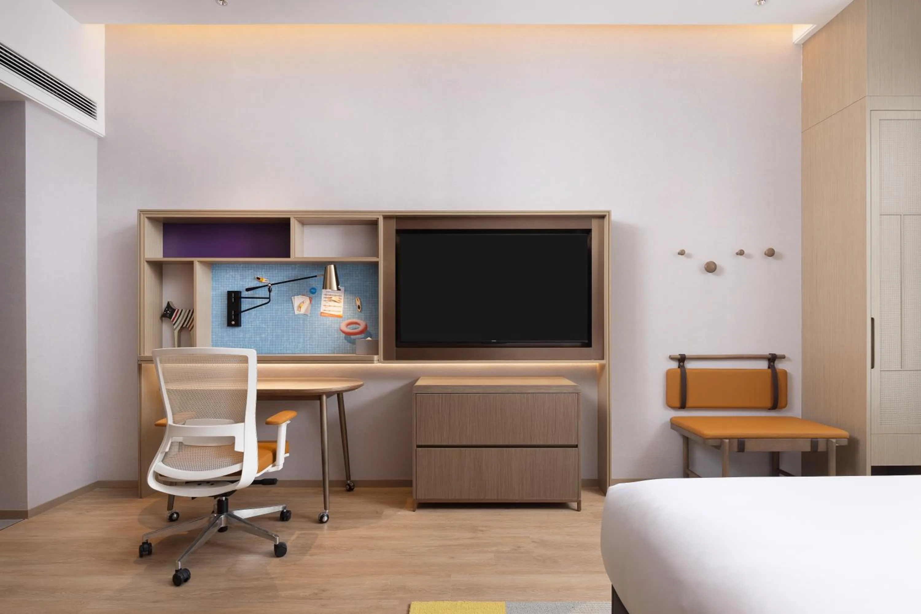 Seating area in Home2 Suite by Hilton Fuyang Taihe