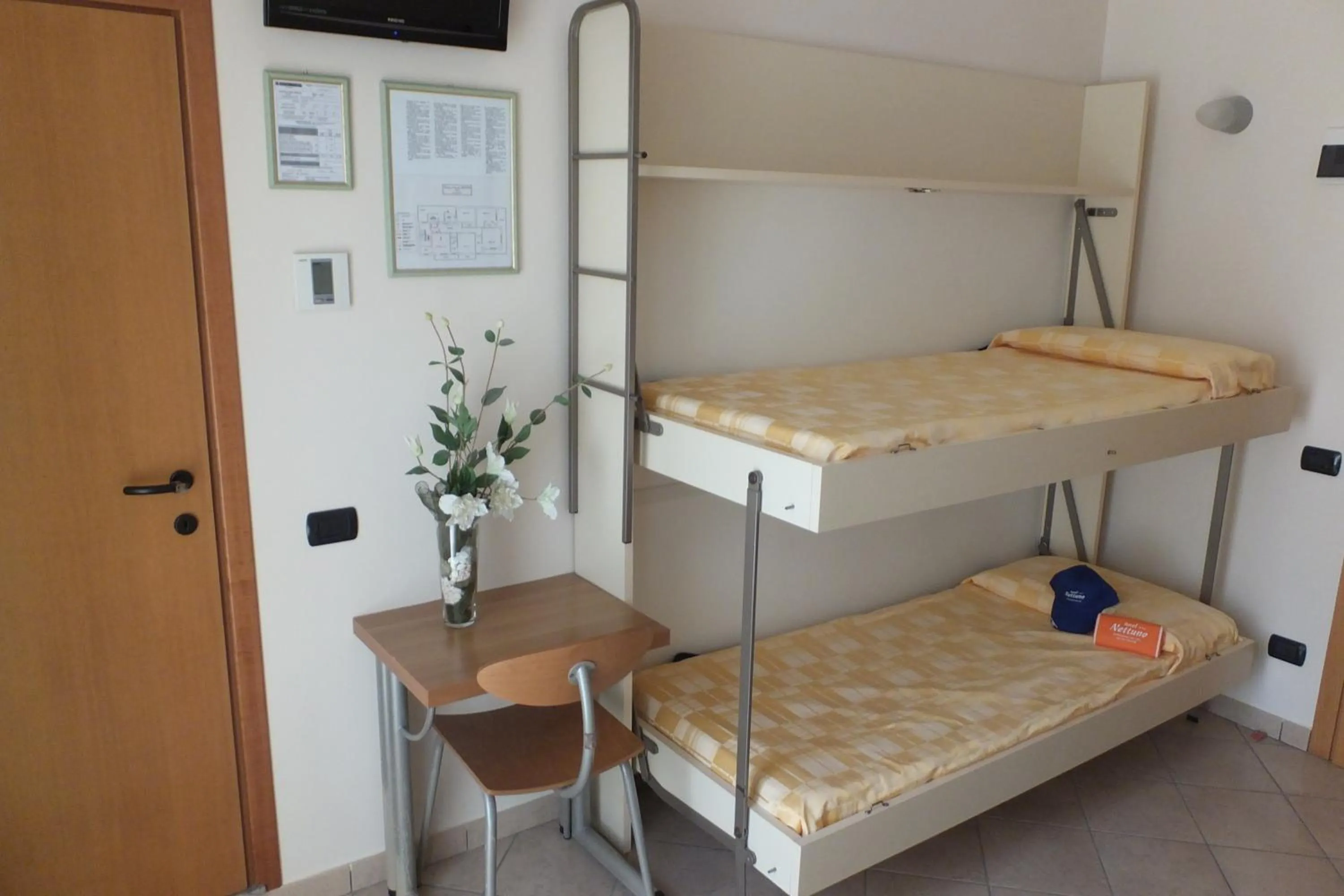 Bed in Hotel Nettuno