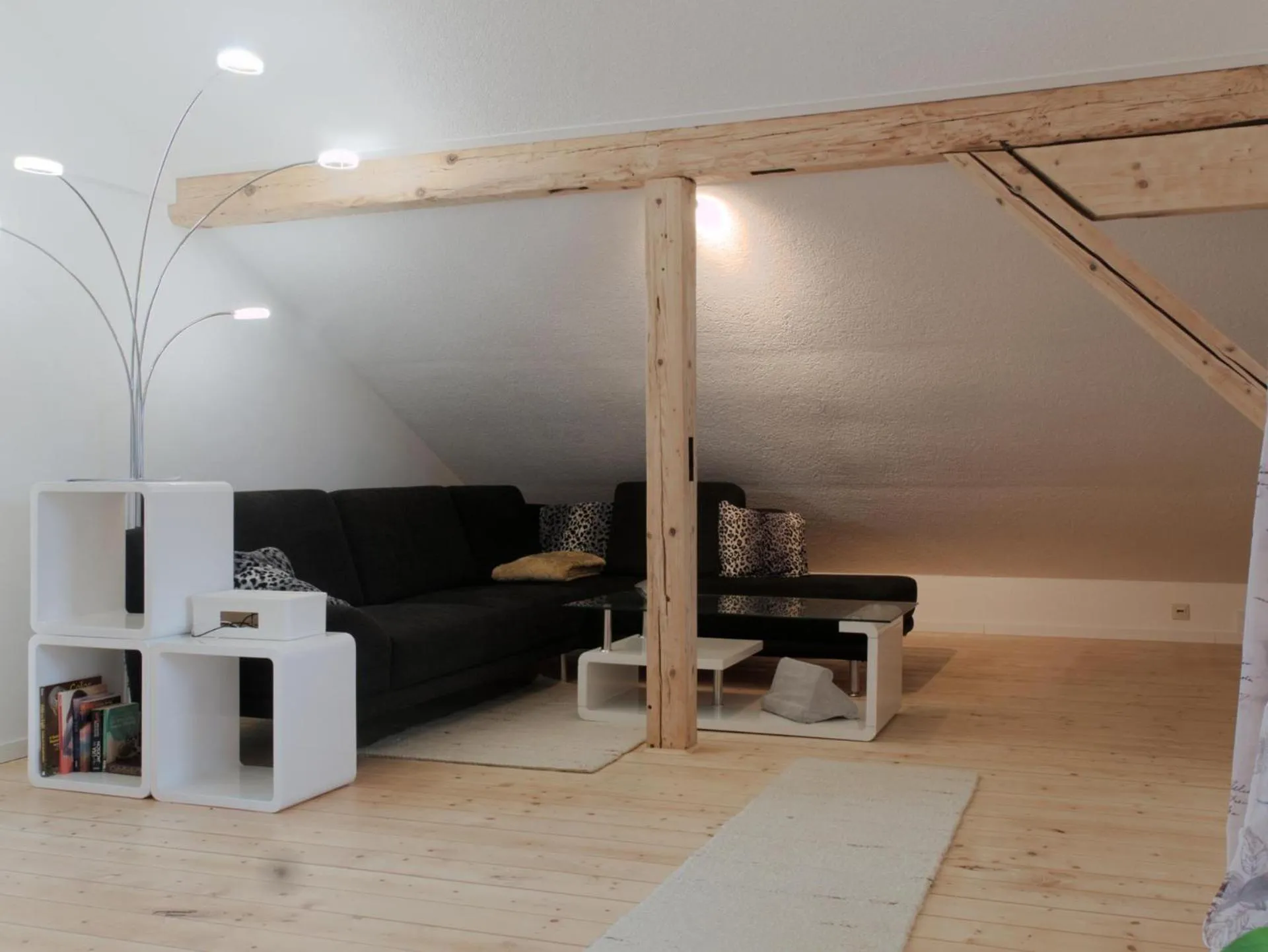 Living room in Apartment - Sleeps 3 - Balcony - Garden