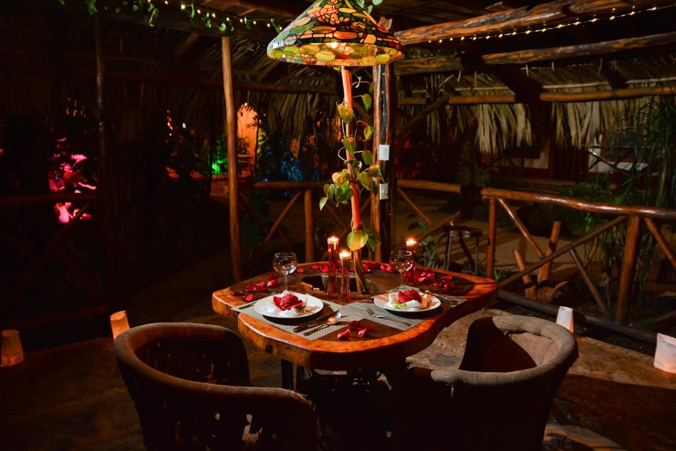 Restaurant/places to eat in Hotel Zentik Project & Saline Cave