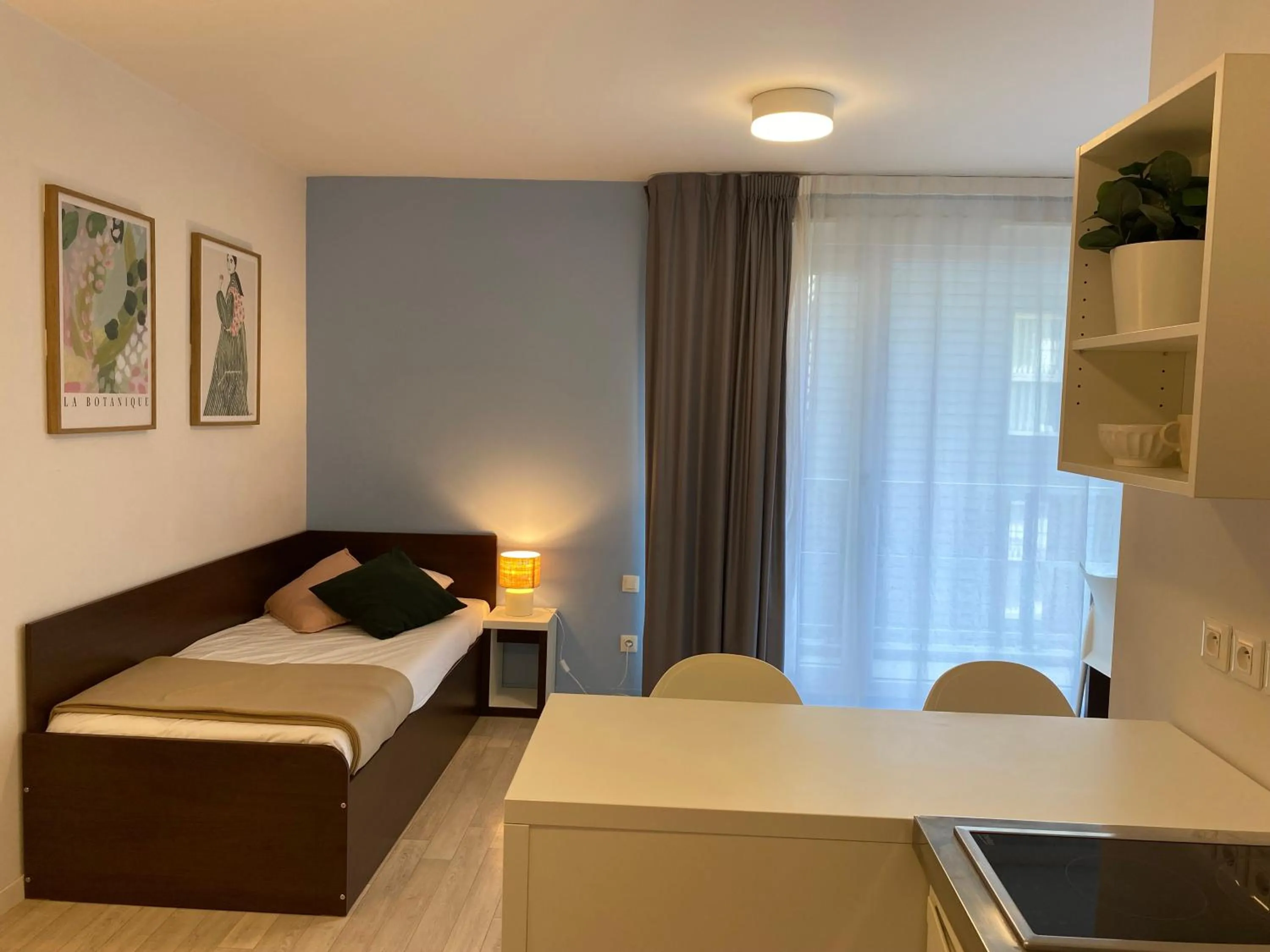 Bed in Apparteo Nantes