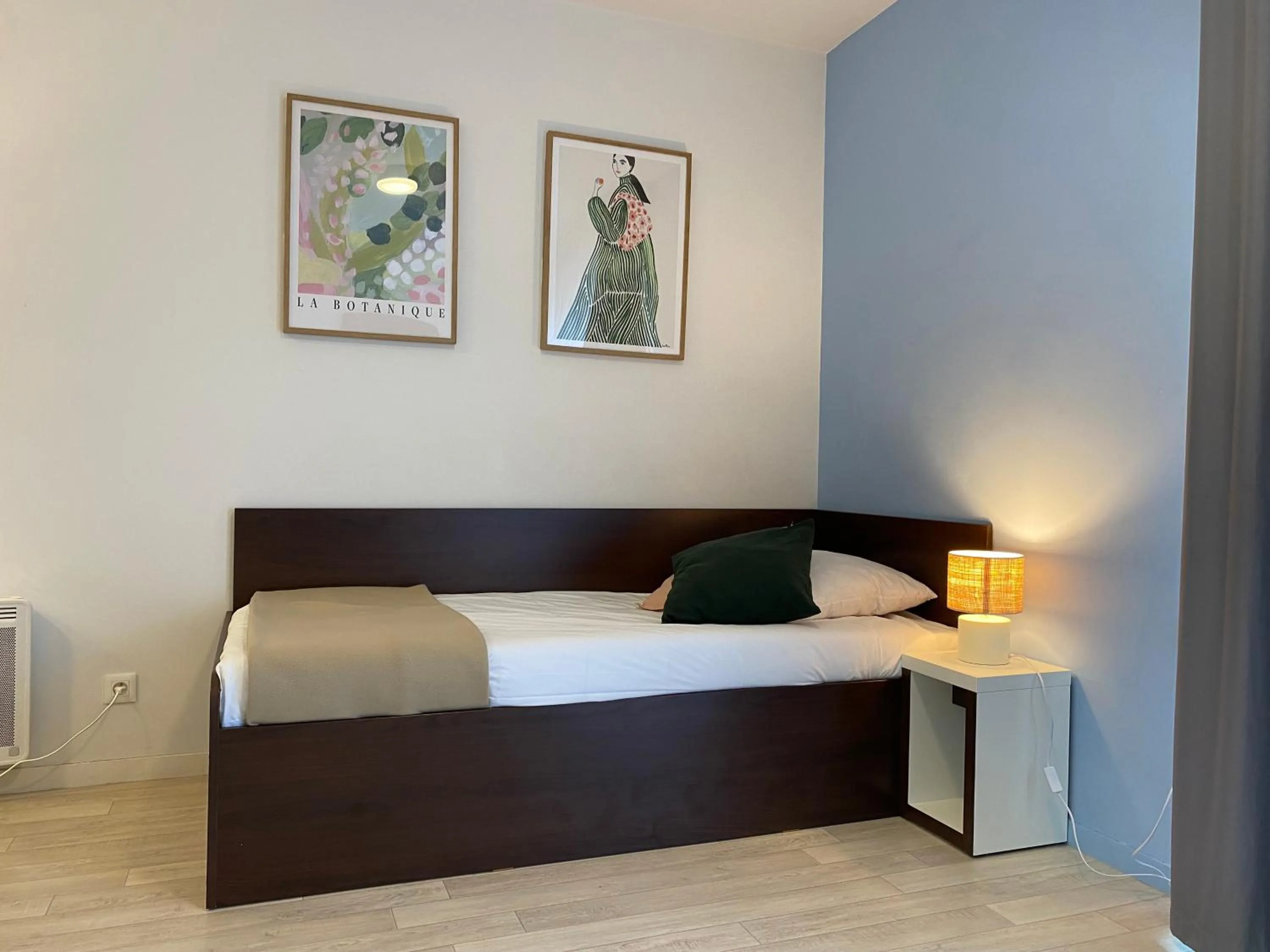 Bed in Apparteo Nantes