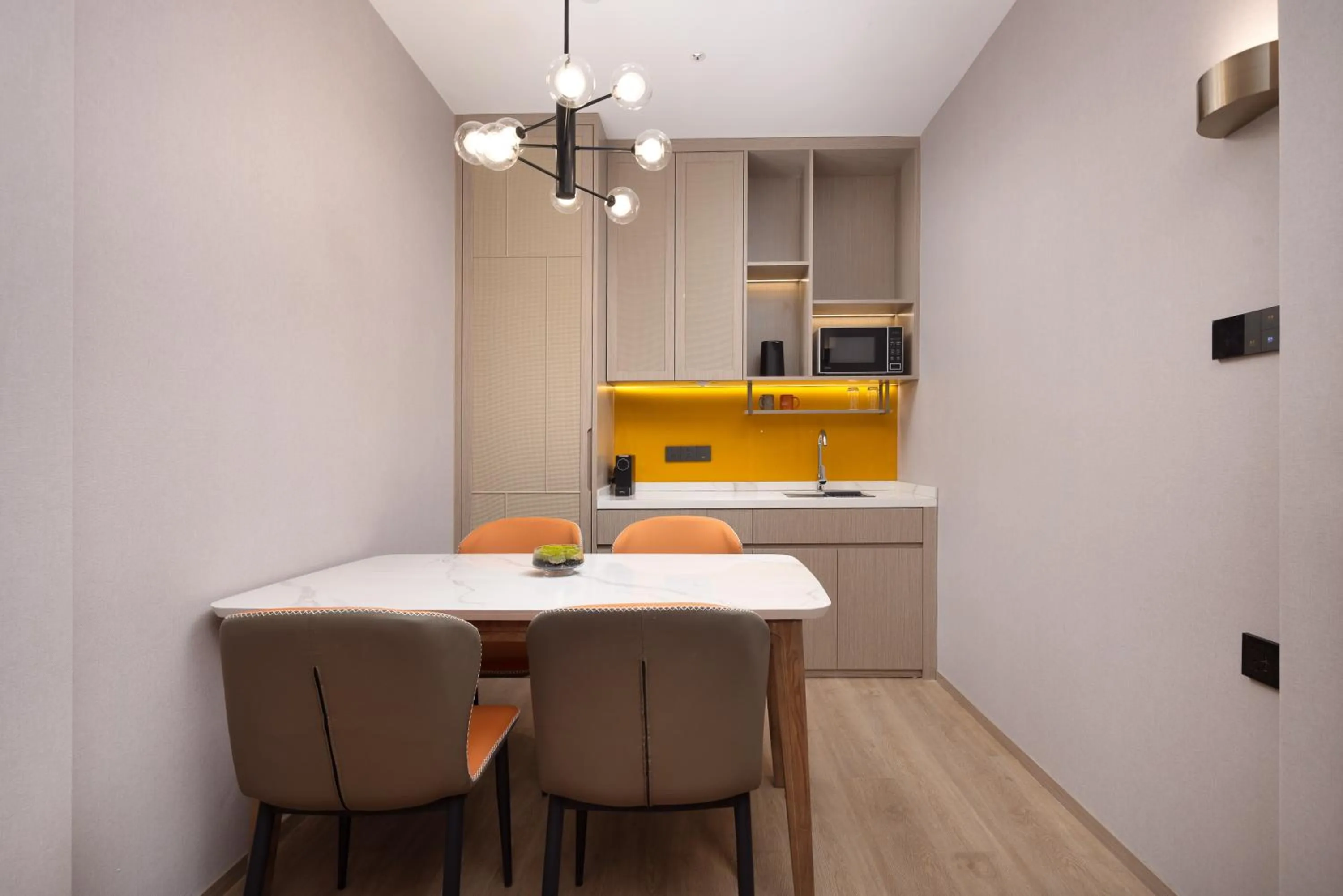 Dining area in Home2 Suite by Hilton Ningbo Yinzhou