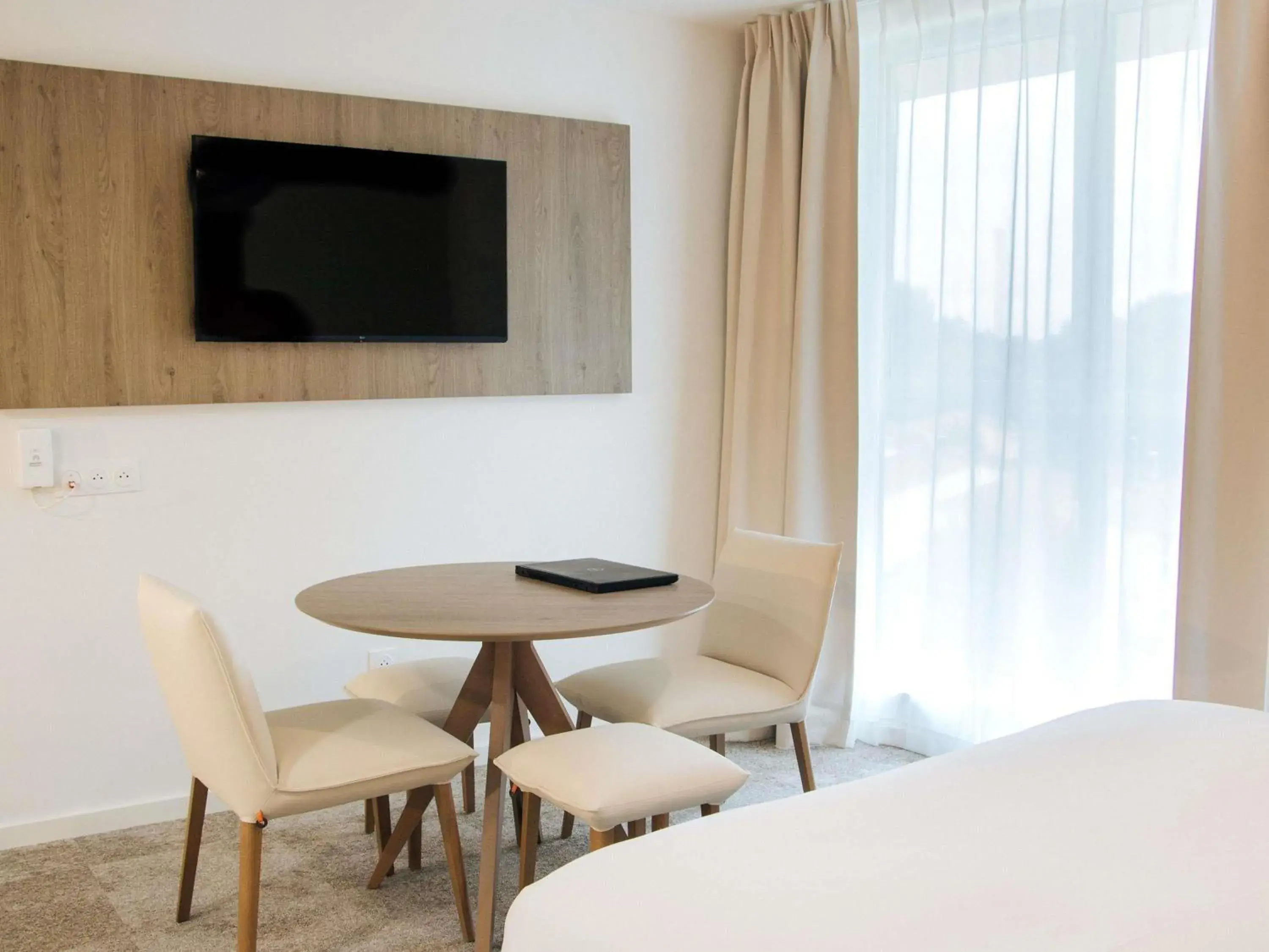 Bedroom, Bed in Adagio Access Bordeaux Sud Pessac Bedroom, Bed in Adagio Access Bordeaux Sud Pessac