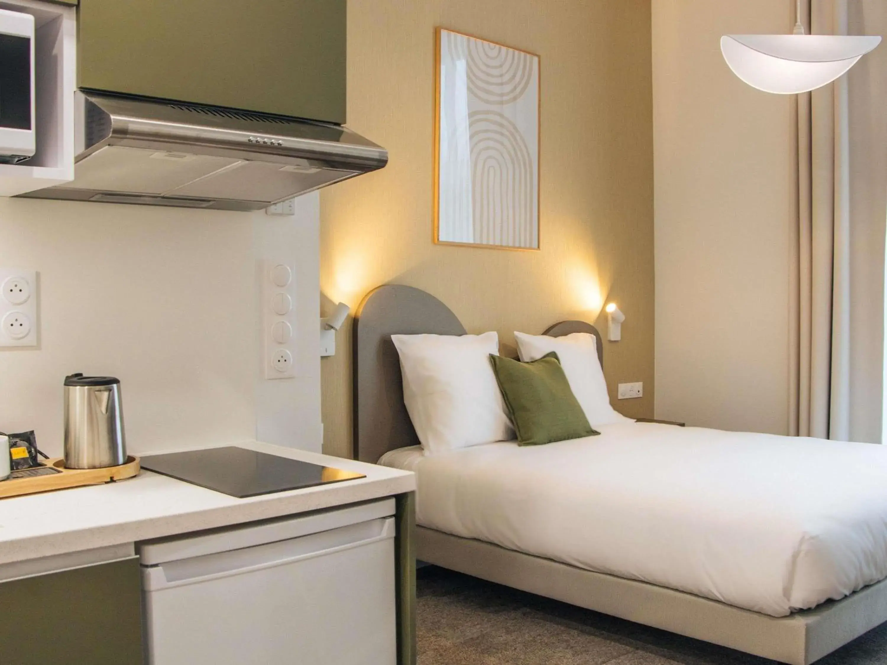 Bedroom, Bed in Adagio Access Bordeaux Sud Pessac Bedroom, Bed in Adagio Access Bordeaux Sud Pessac