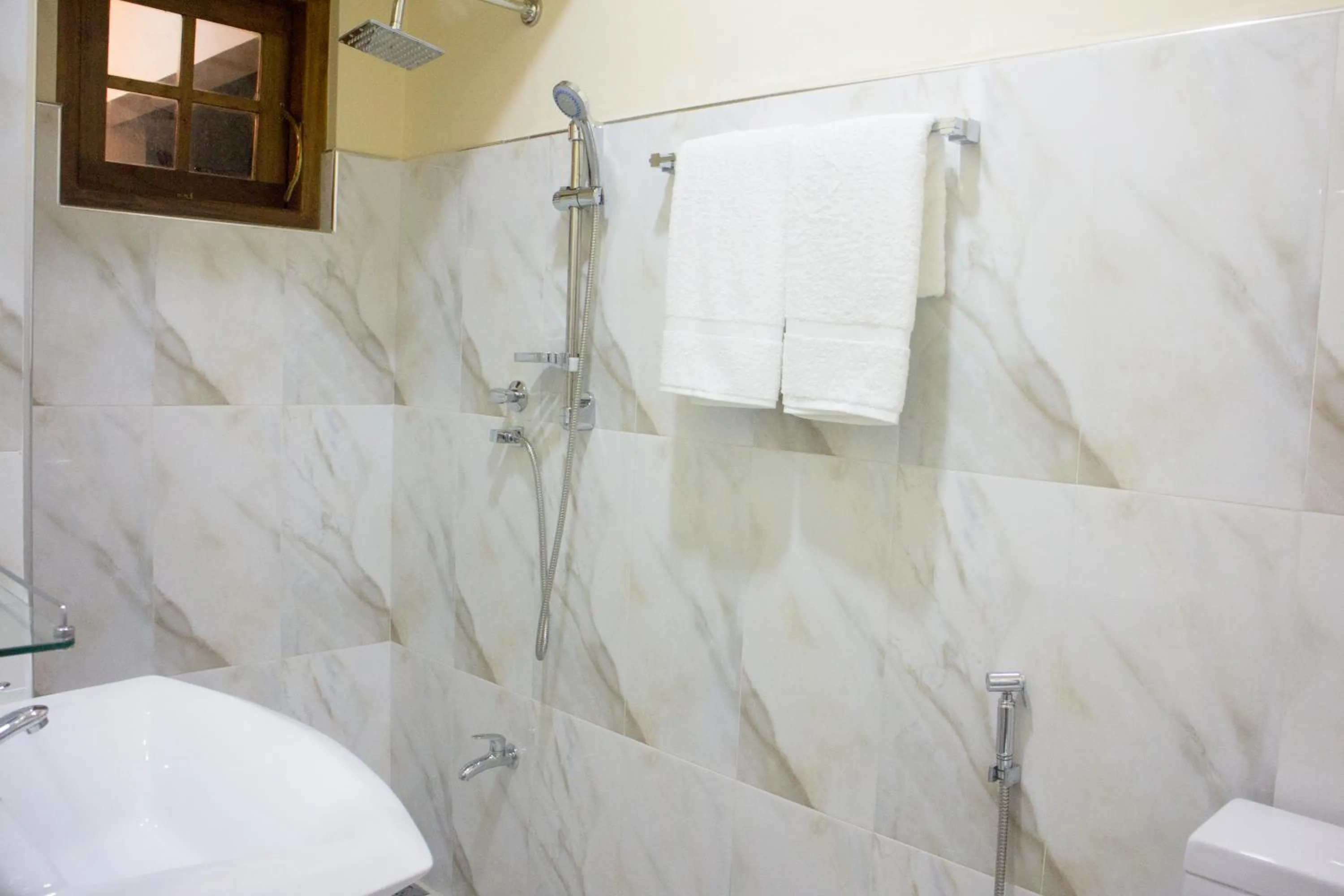 Bathroom in Hotel Mount Valley & Yala Safari