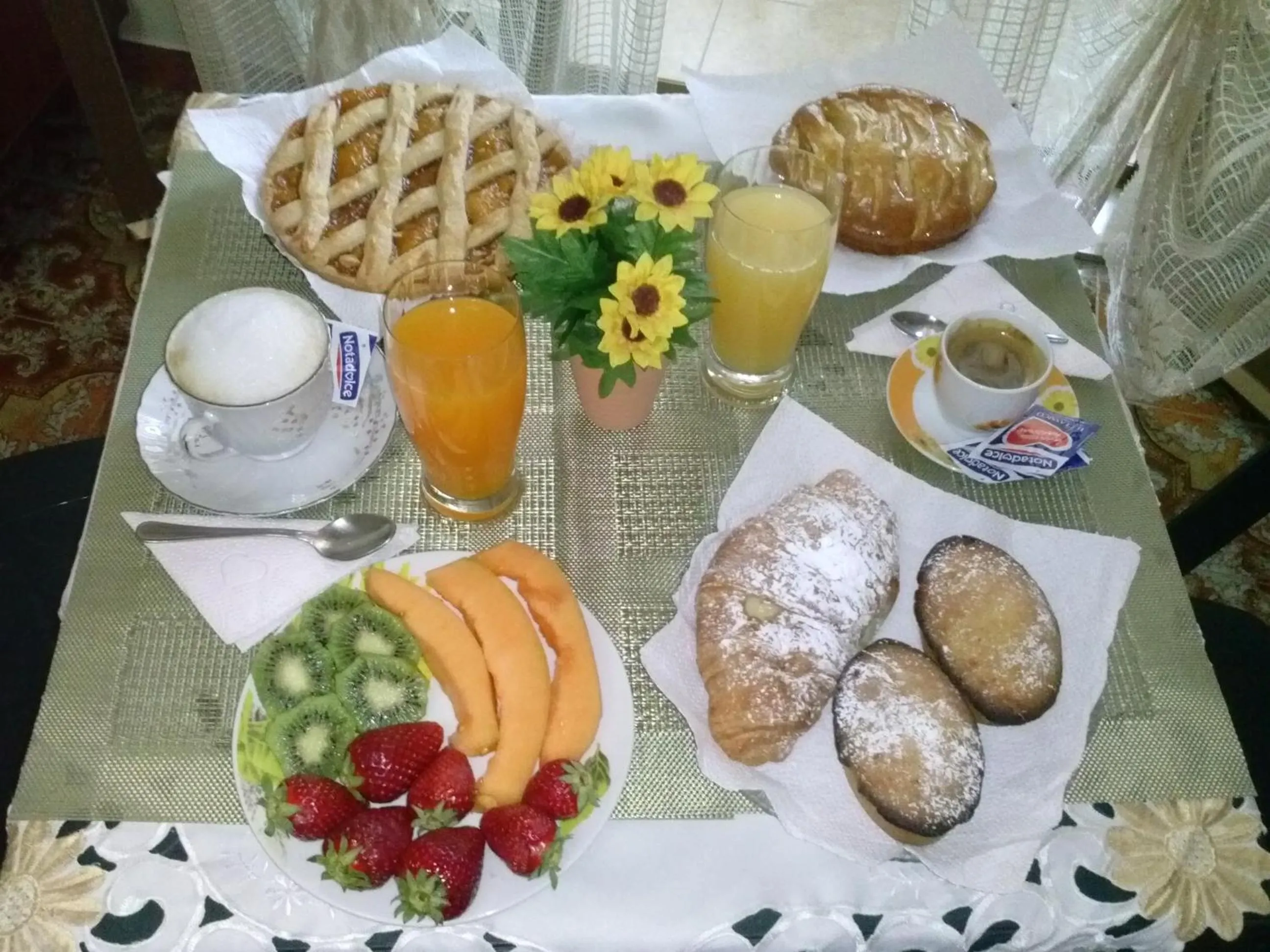 Italian breakfast in Bed&Breakfast La Cornucopia