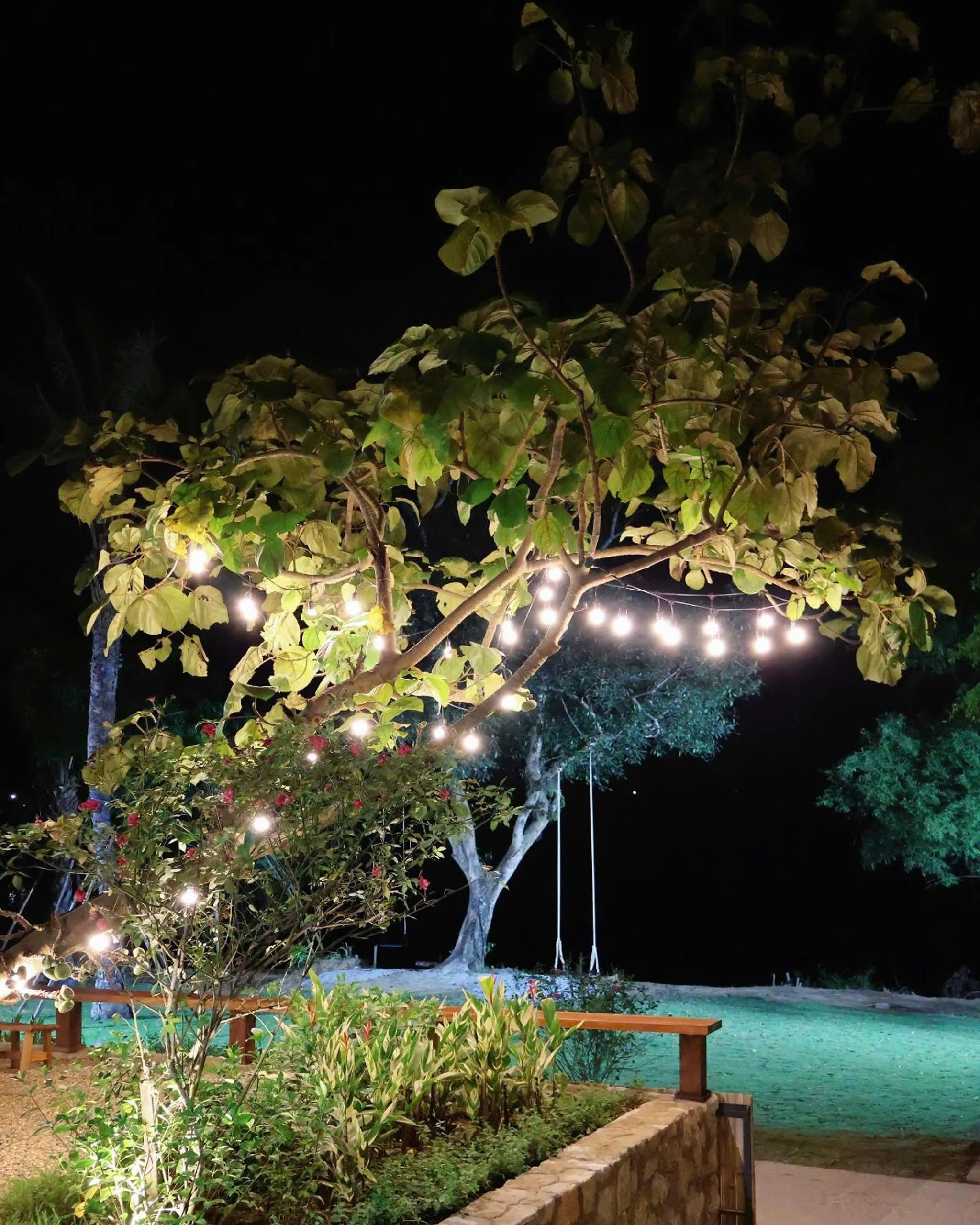 Night in Vả Riverside Retreat
