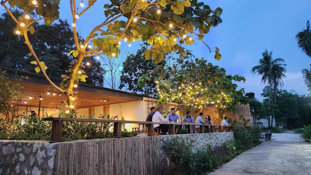 Garden view in Vả Riverside Retreat
