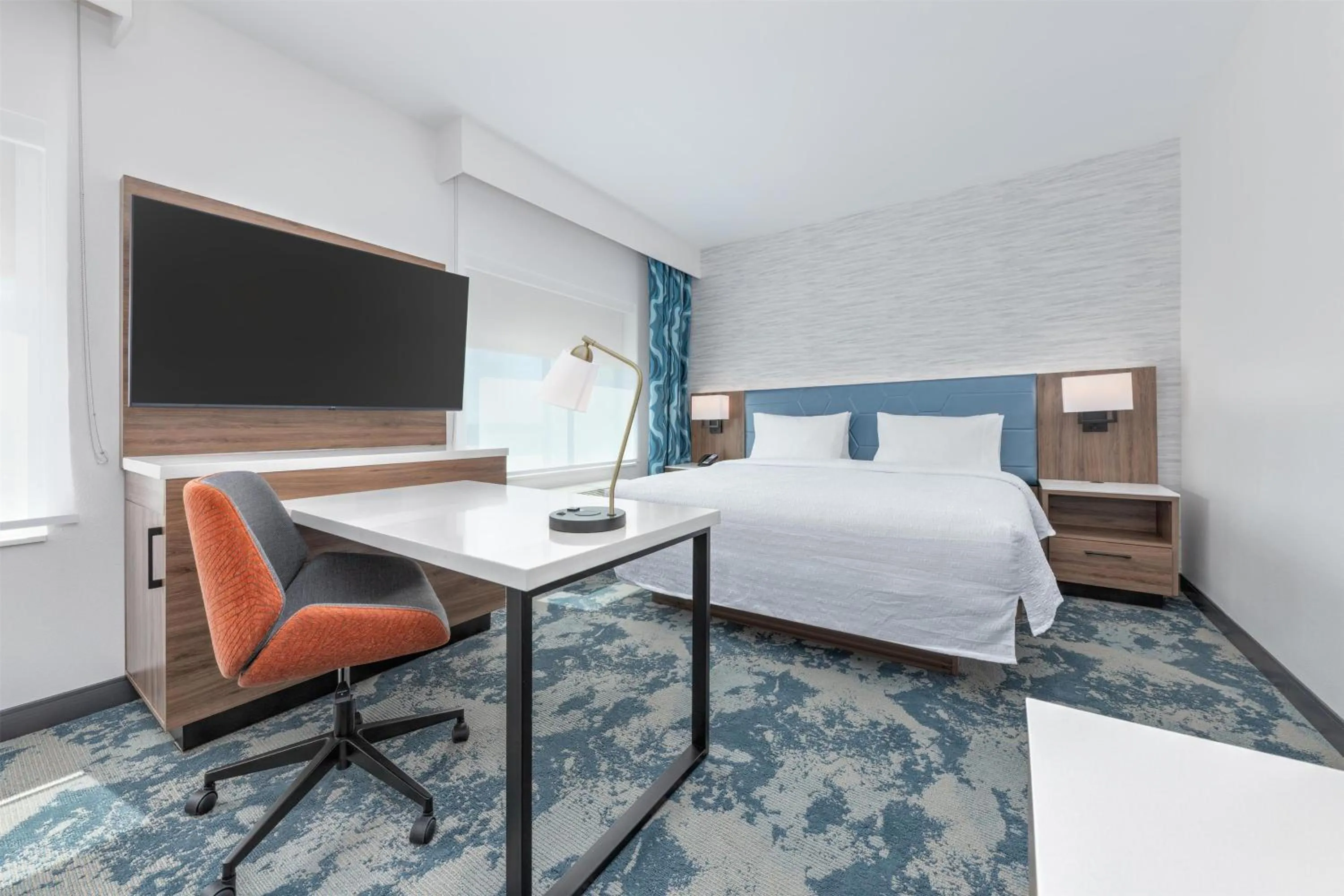 Bedroom, Bed in Hampton Inn & Suites Irving Hwy 183