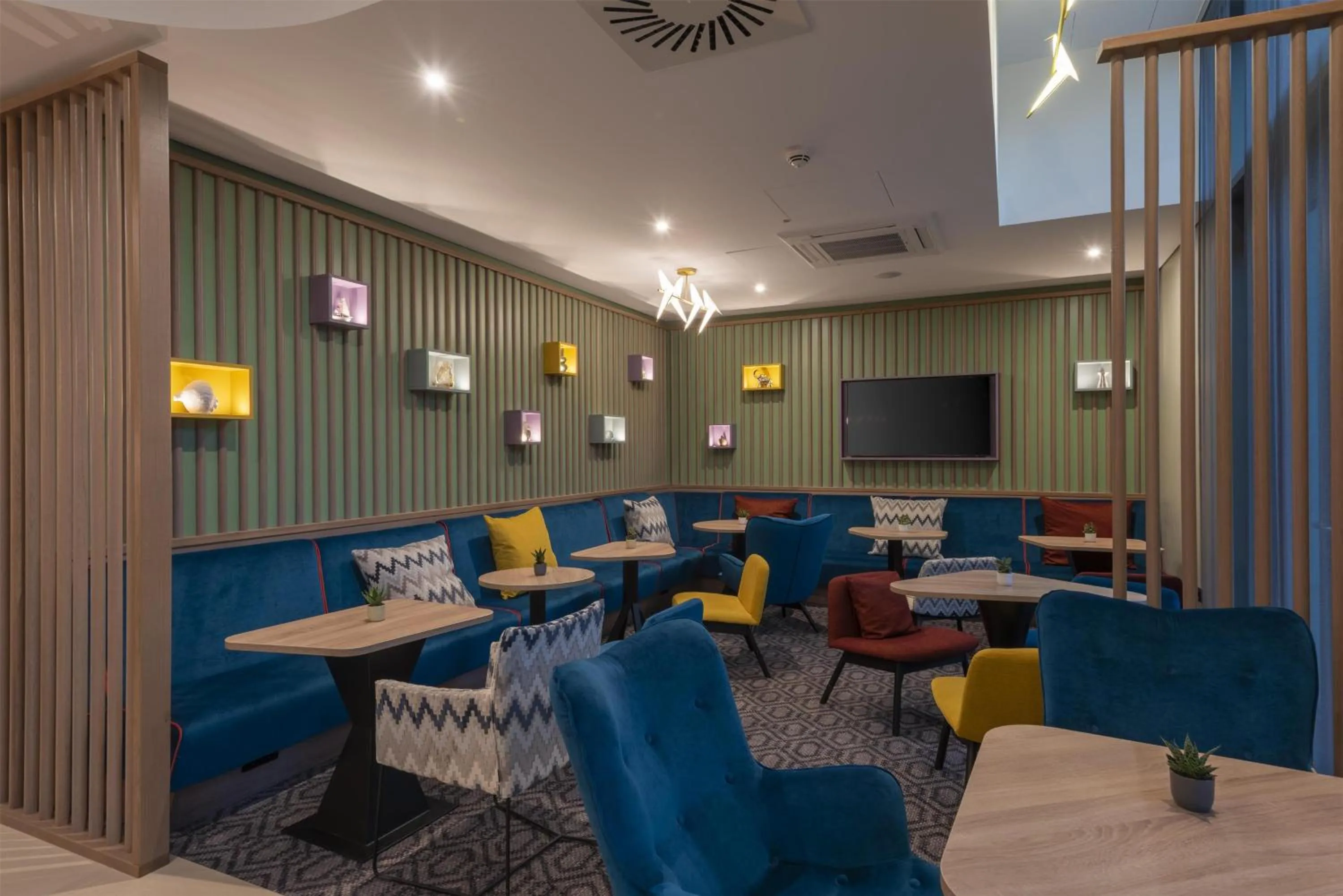 Lounge or bar in Hampton By Hilton Dresden City Centre