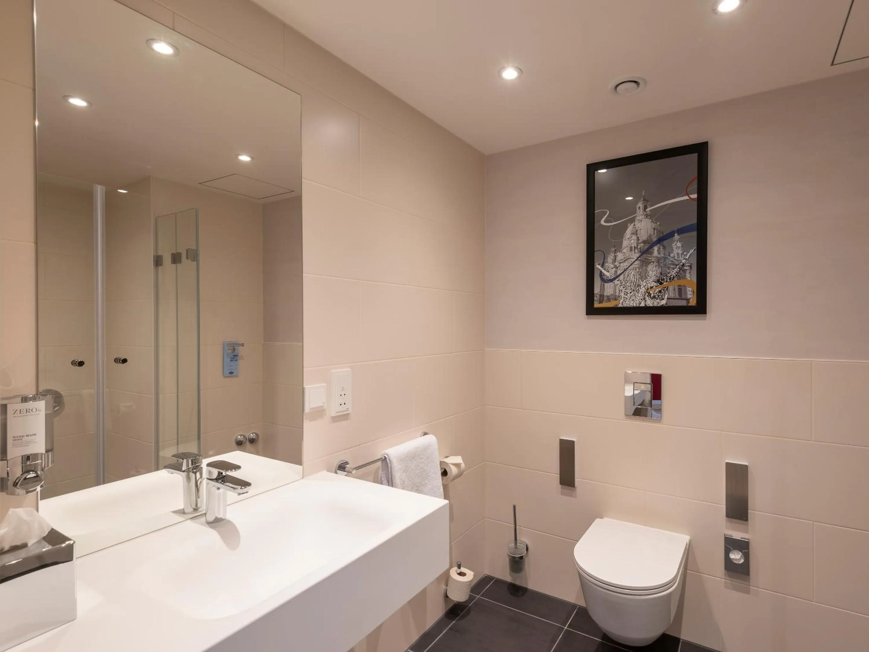 Bathroom in Hampton By Hilton Dresden City Centre