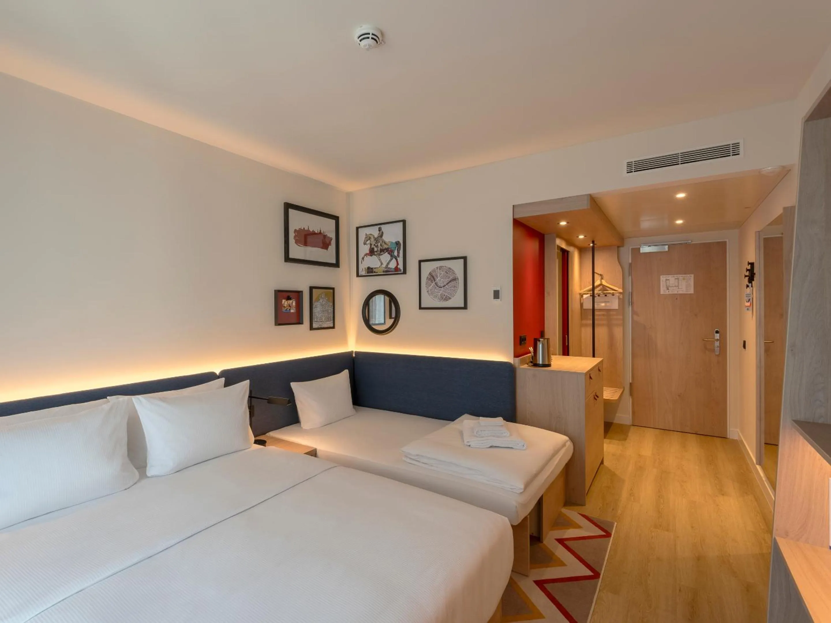 Bed in Hampton By Hilton Dresden City Centre