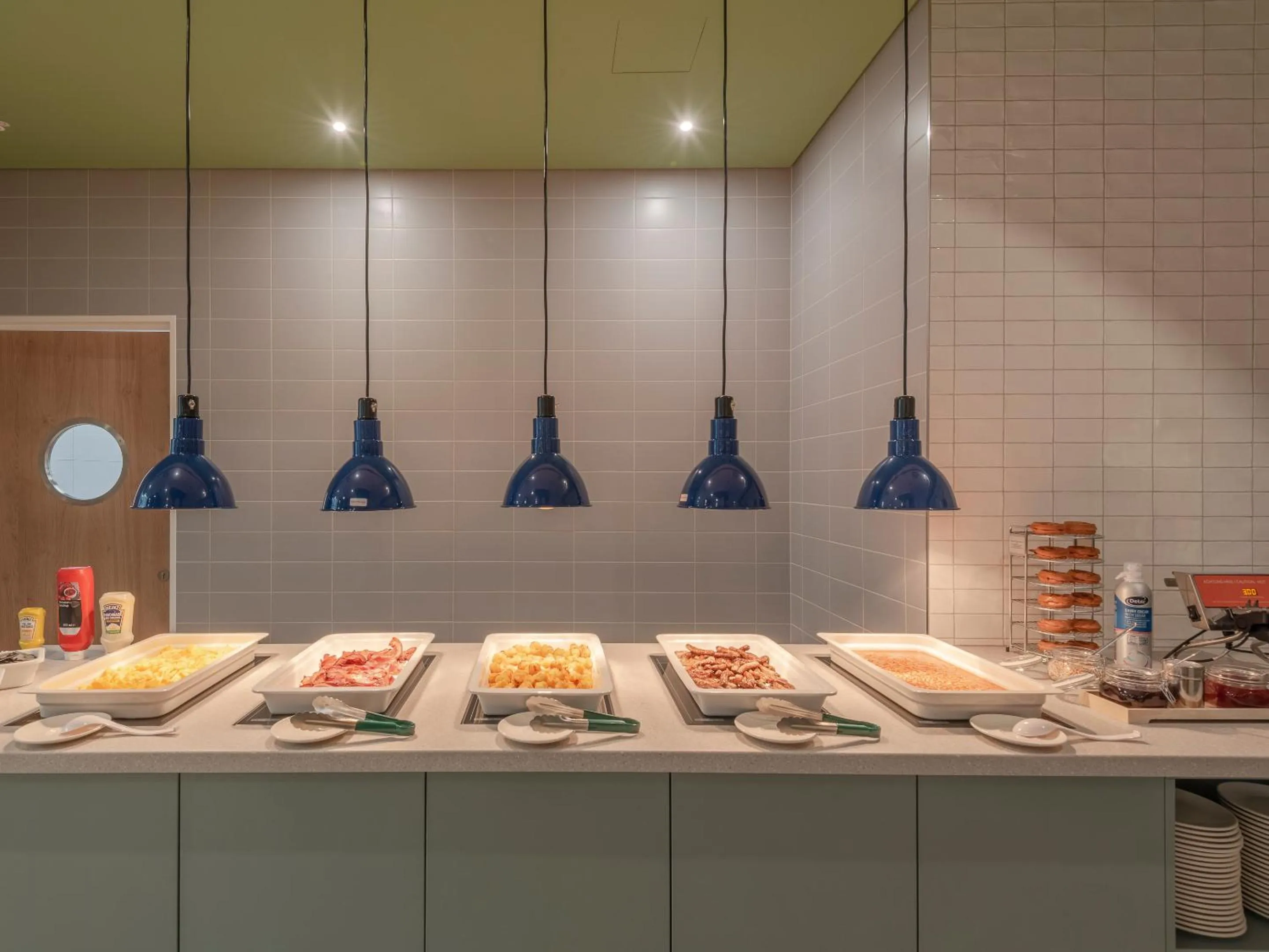 Breakfast in Hampton By Hilton Dresden City Centre