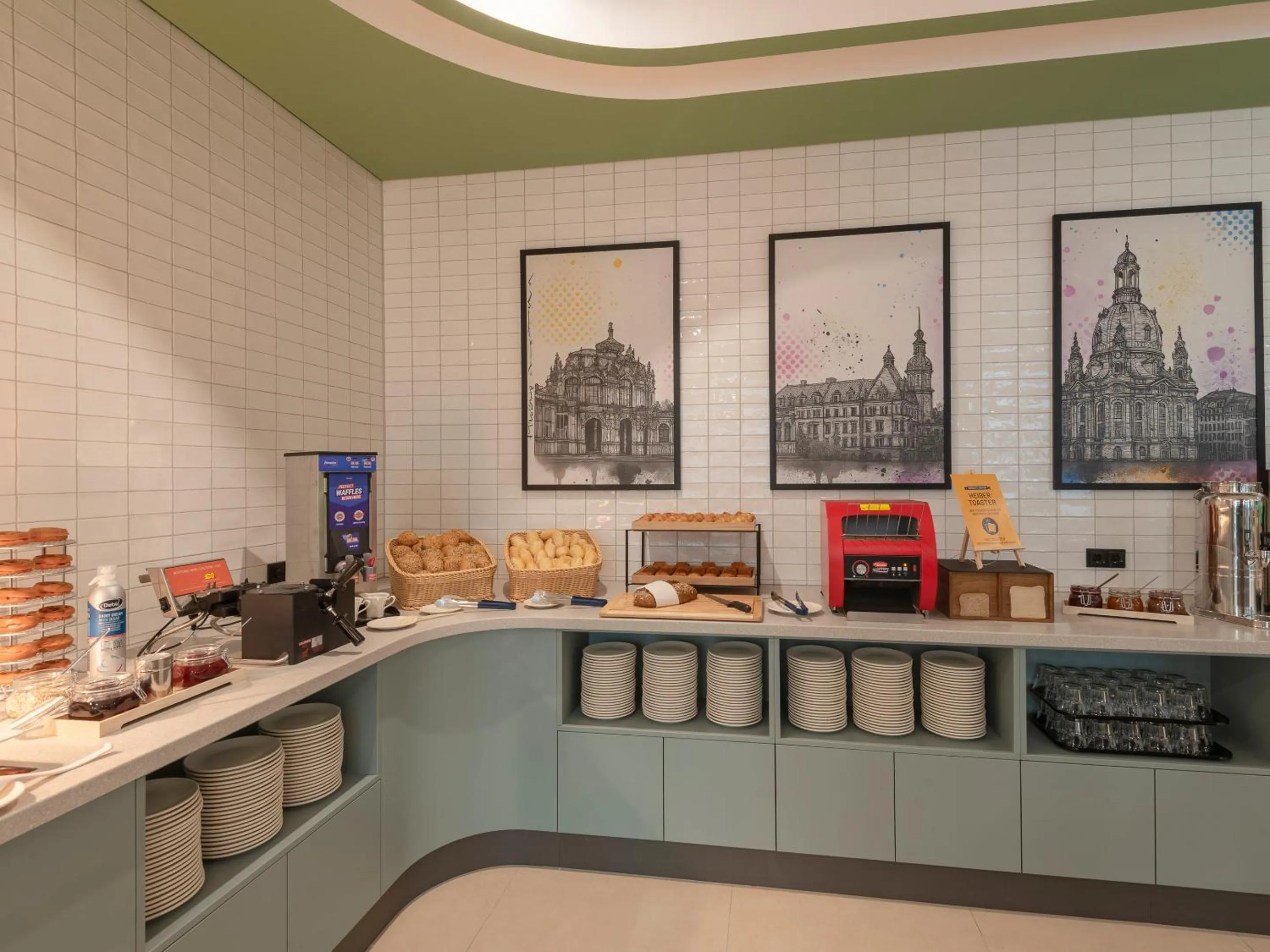 Breakfast in Hampton By Hilton Dresden City Centre