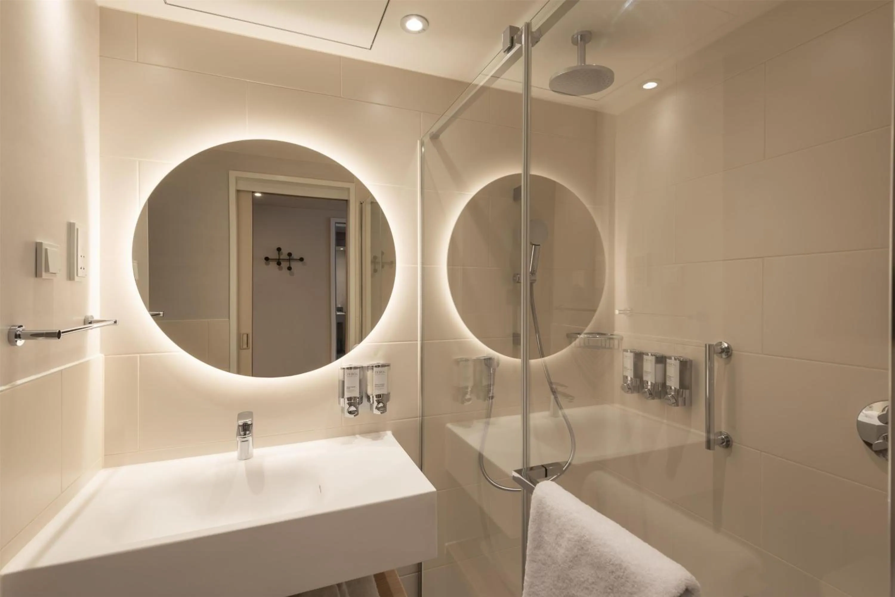 Bathroom in Hampton By Hilton Dresden City Centre