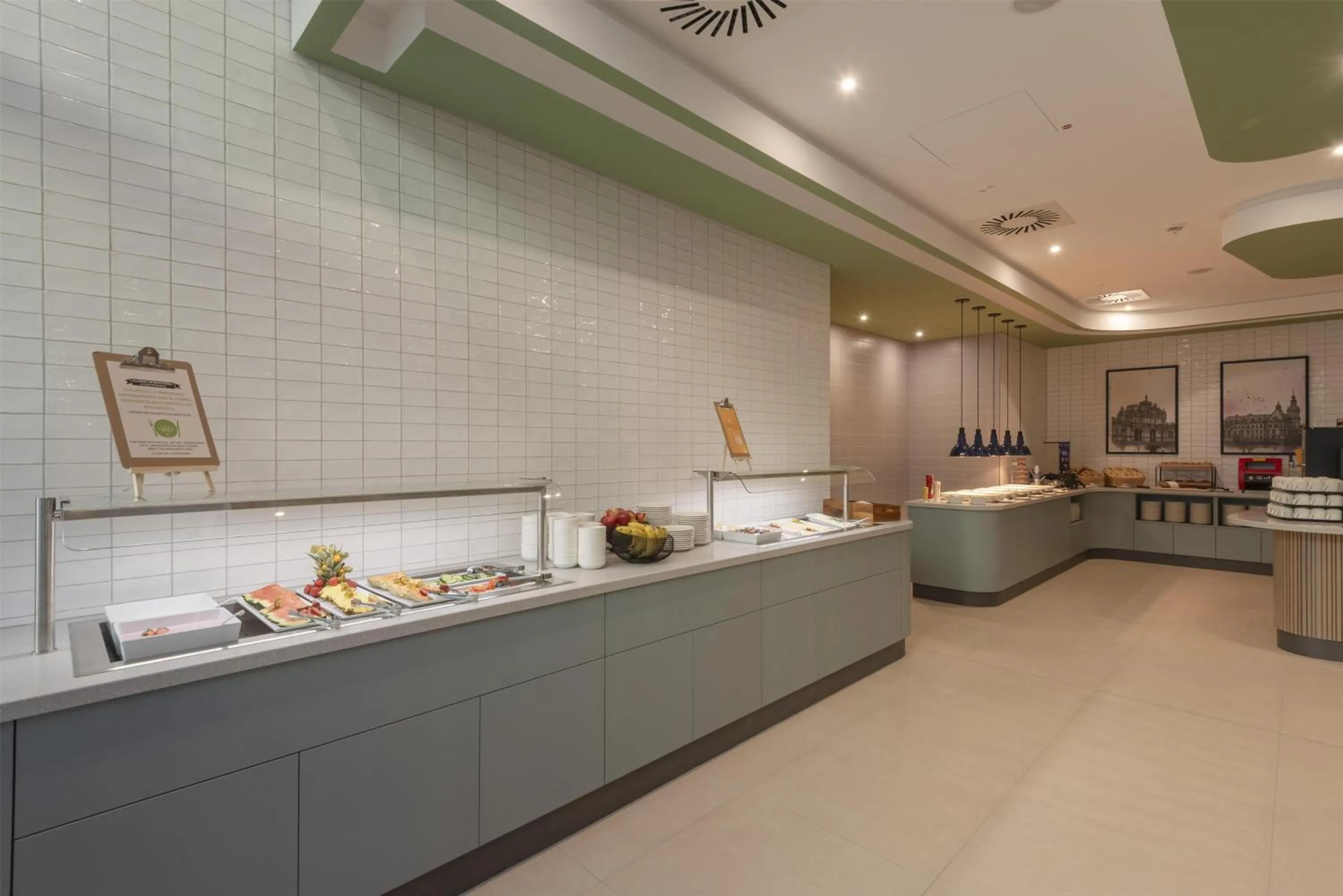 Breakfast in Hampton By Hilton Dresden City Centre