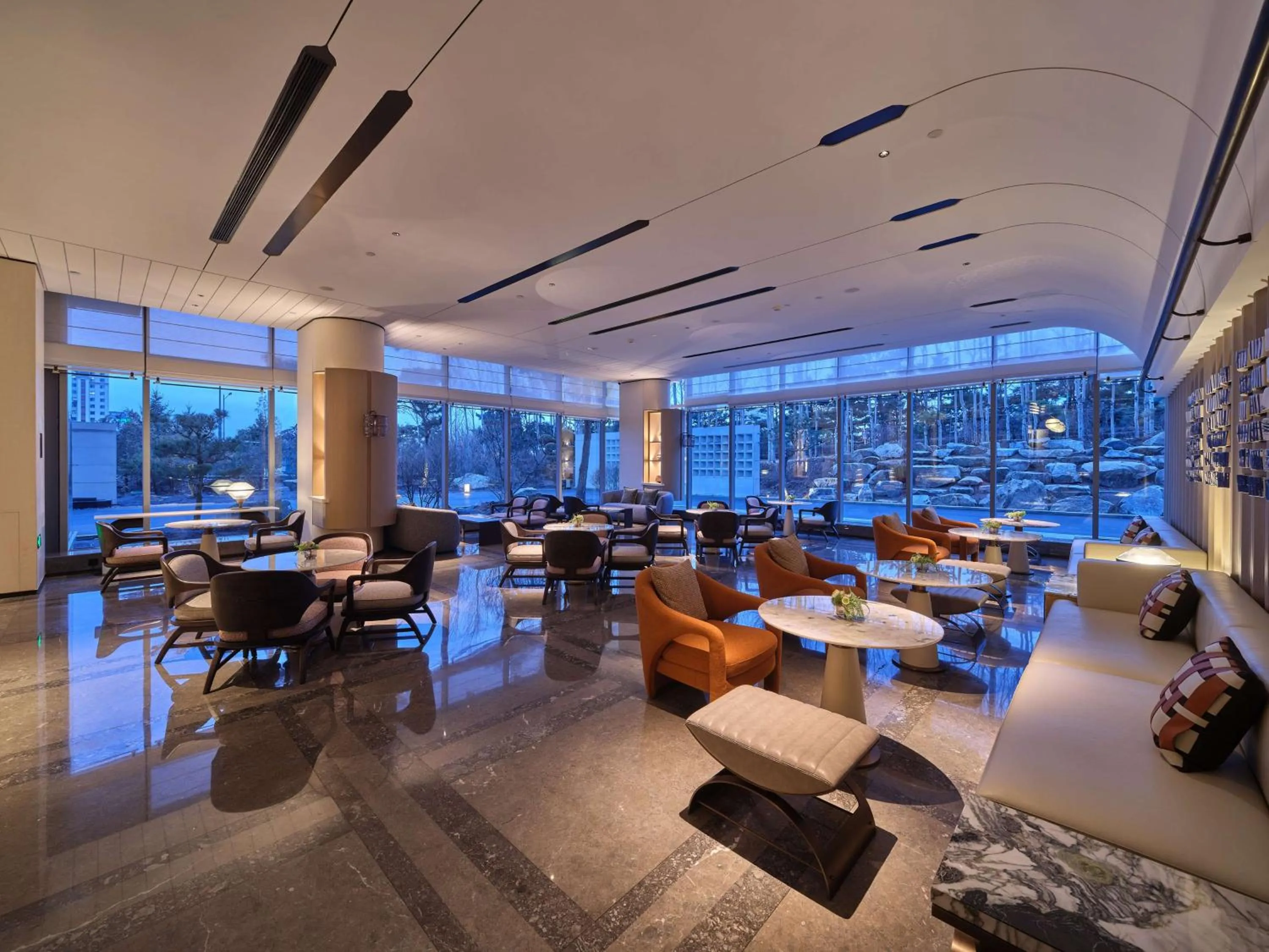 Lobby or reception in Doubletree By Hilton Yanji