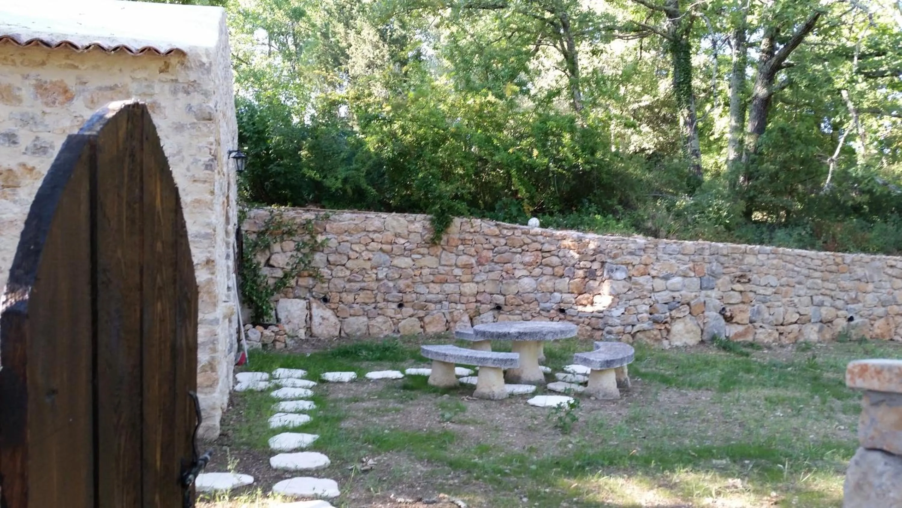 Facade/entrance in Le Donjon des Combes et son Spa