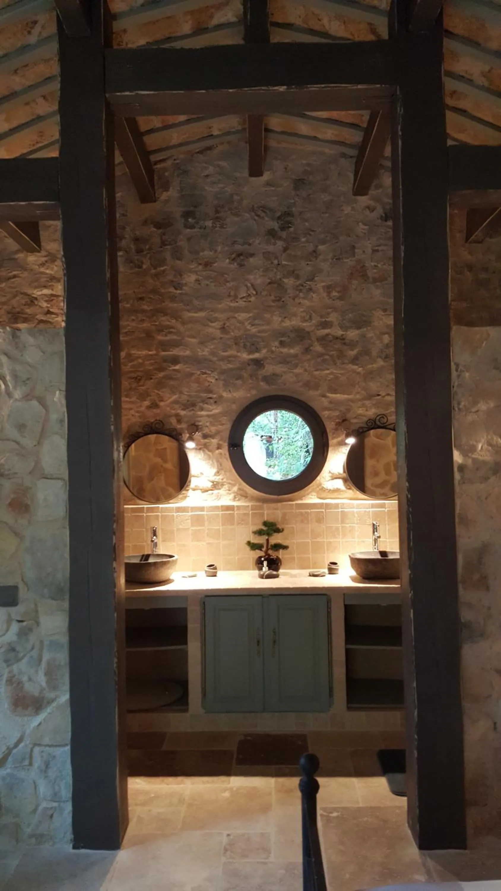 Bathroom in Le Donjon des Combes et son Spa