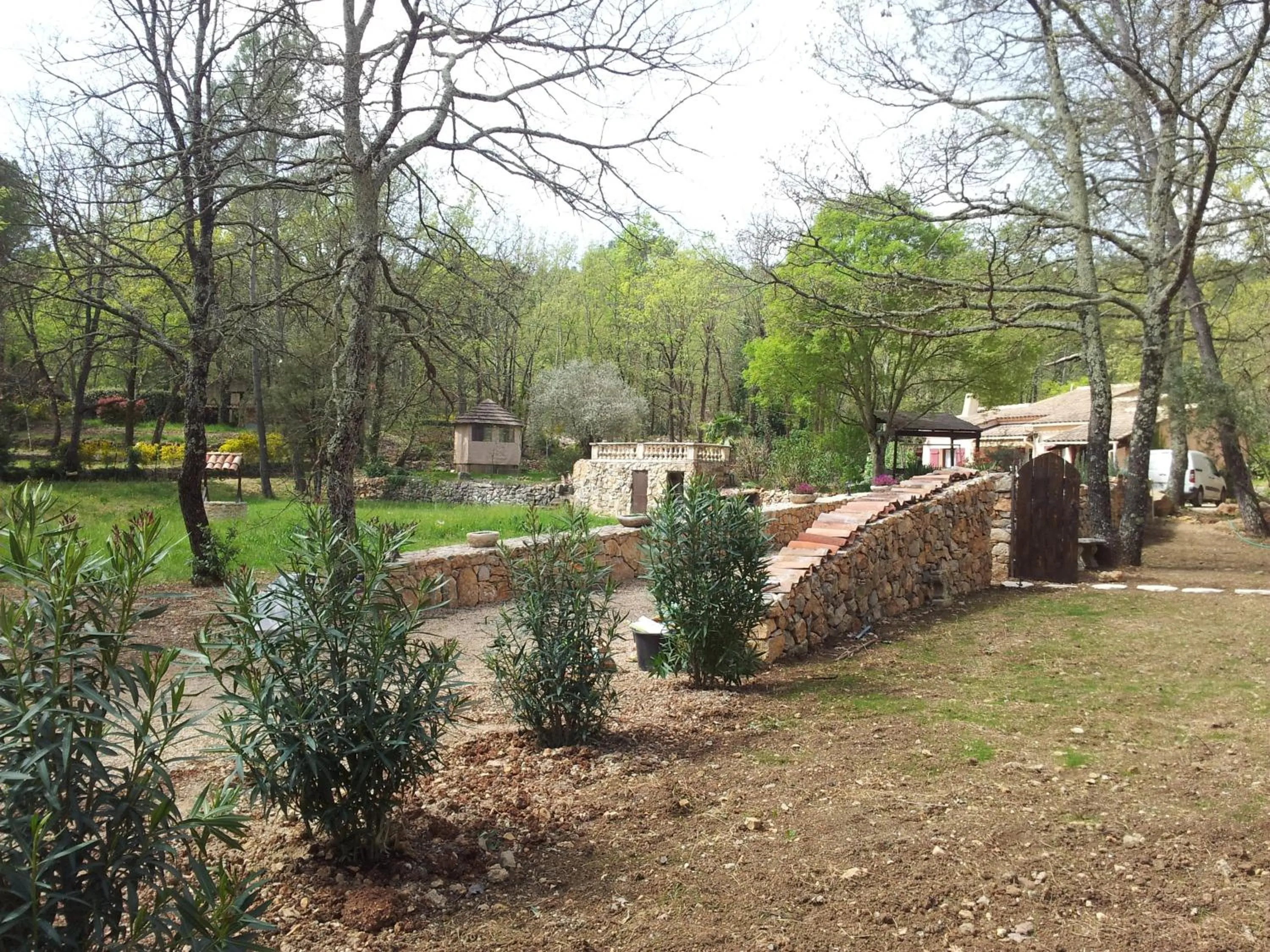 Property building in Le Donjon des Combes et son Spa