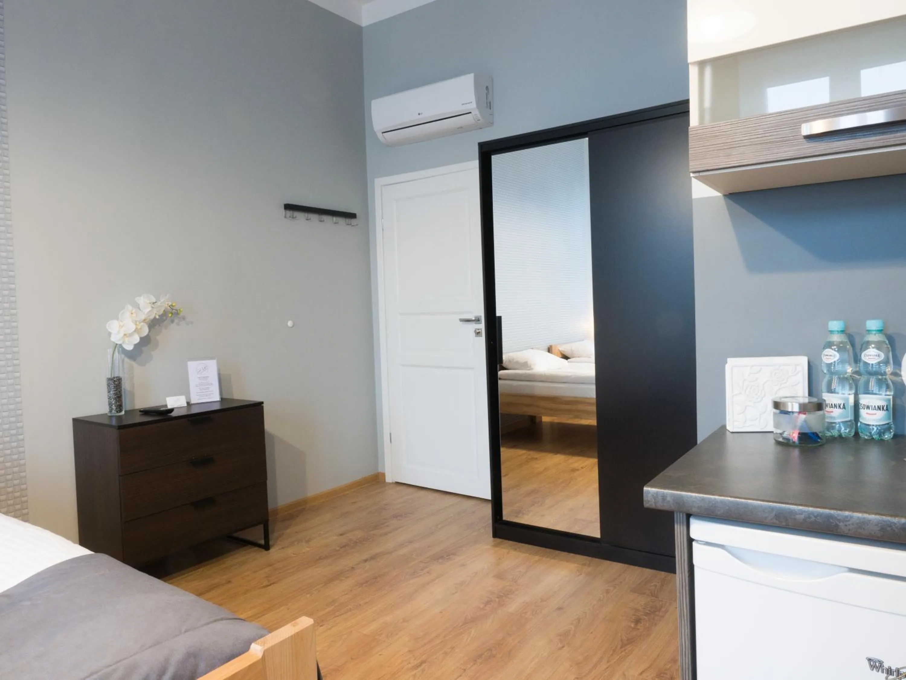 Drinks, Bed in Just4You Apartments