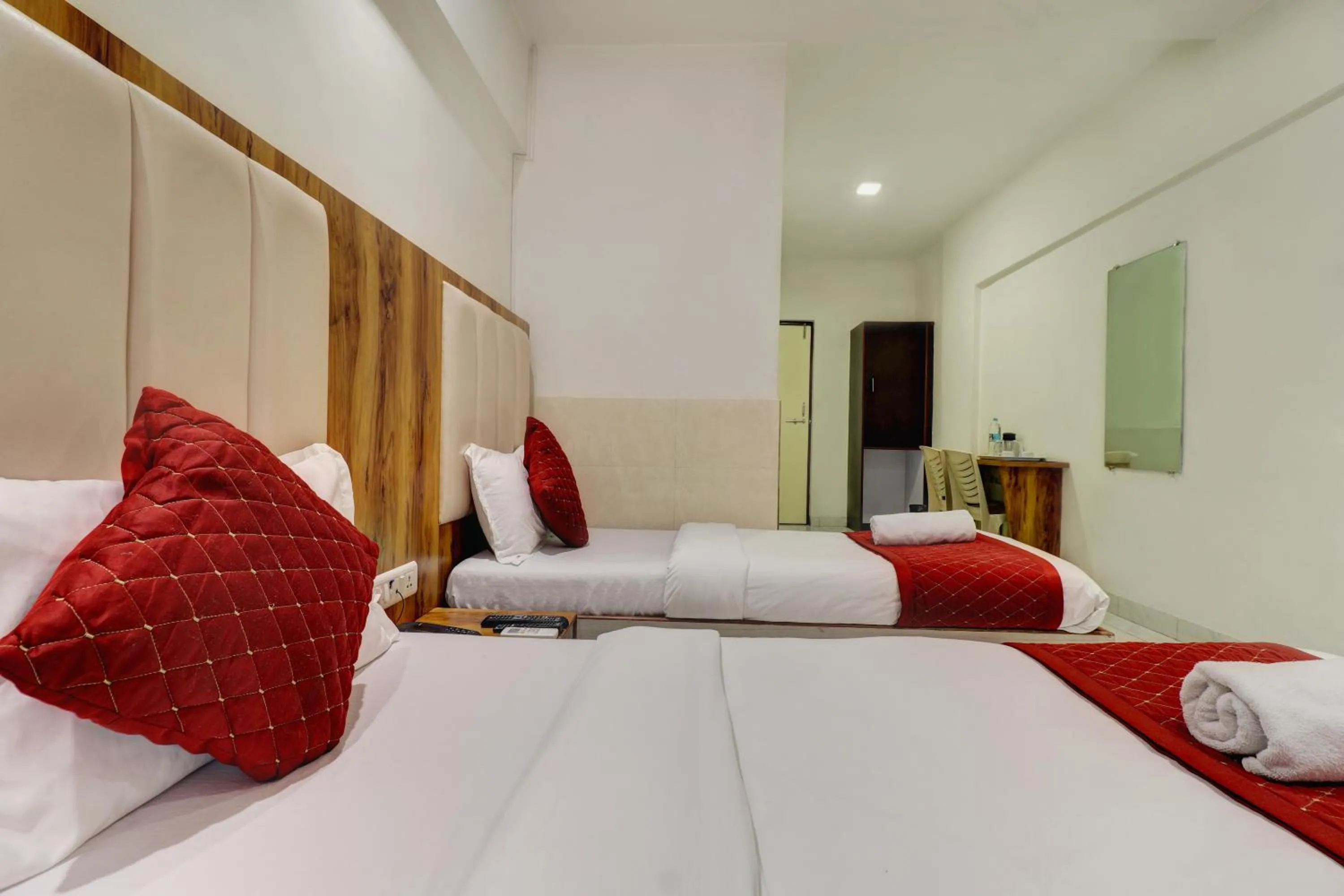 Bedroom, Bed in Hotel Kurla Residency