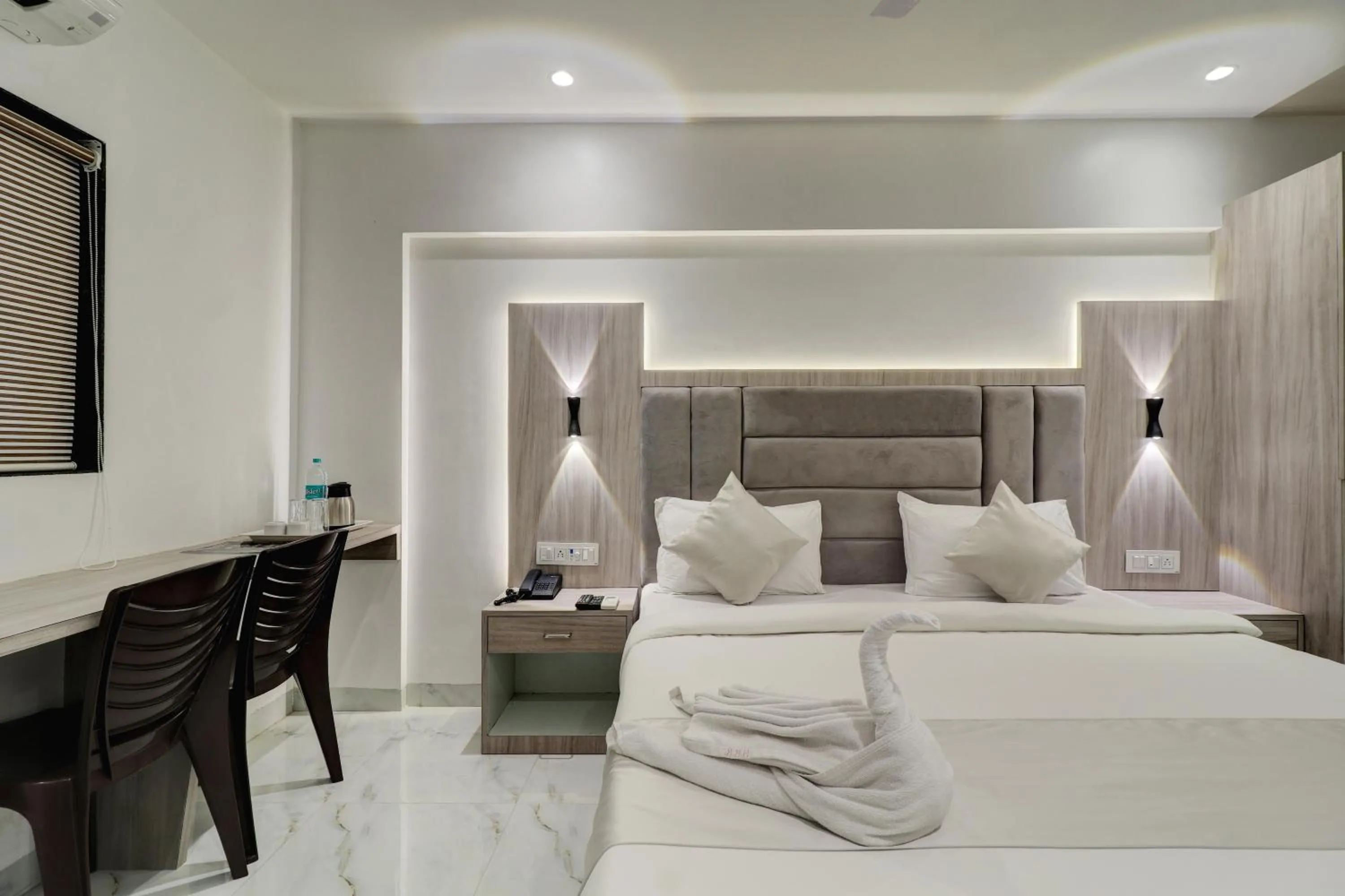 Bedroom, Bed in Hotel Kurla Residency