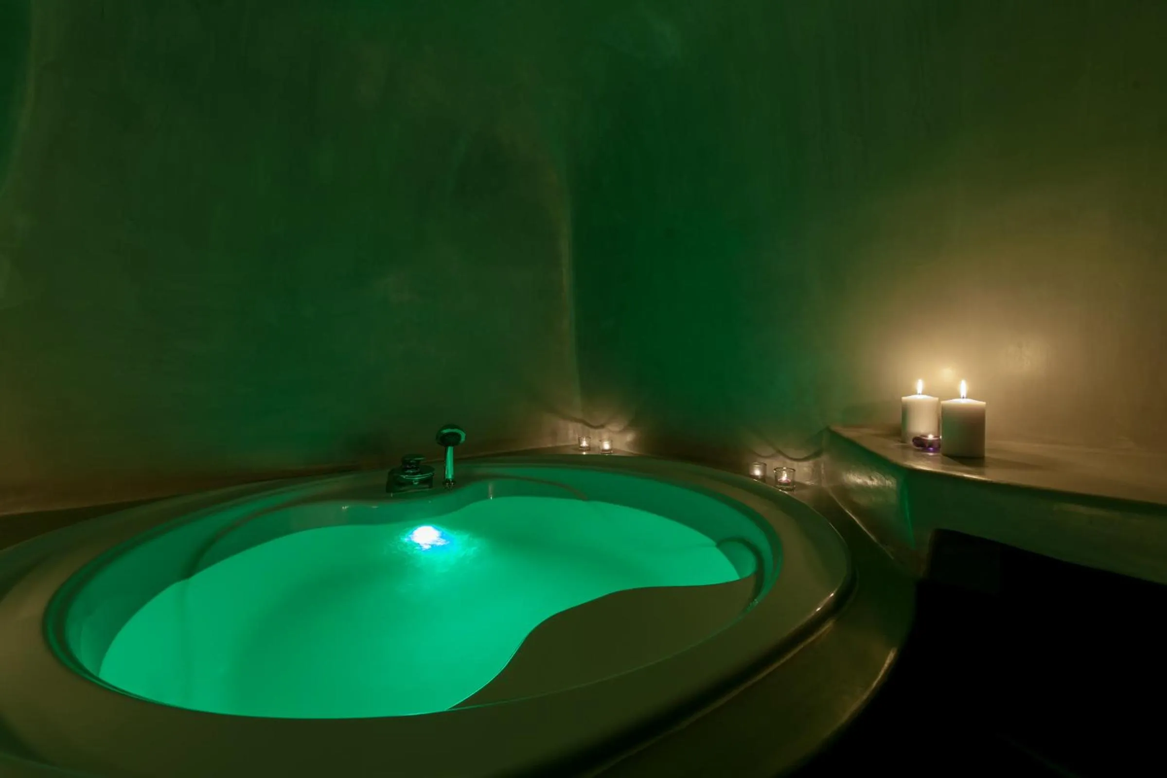 Evmenia Luxury Cave Villa