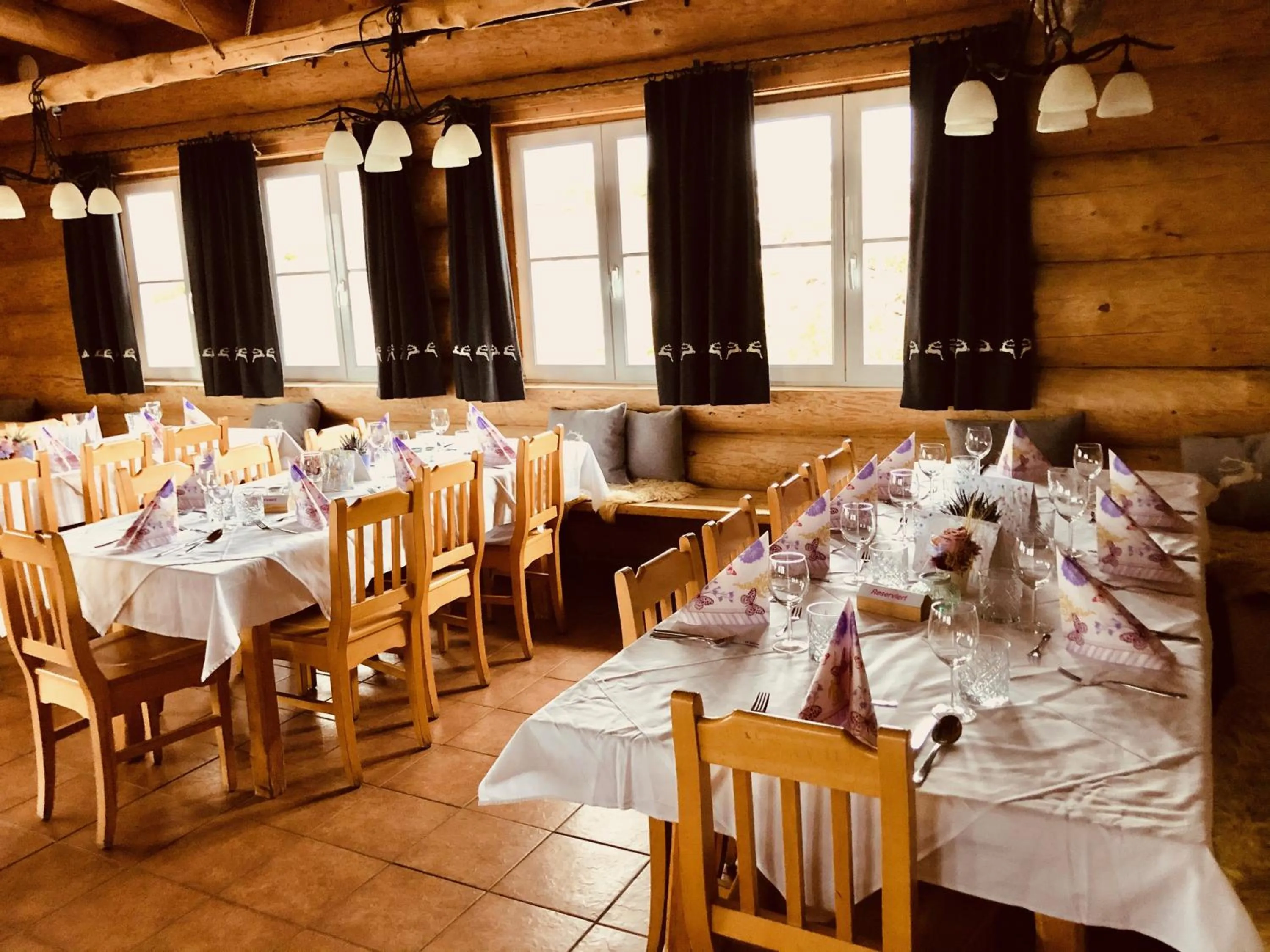 Restaurant/places to eat in Lodge am Krippenstein