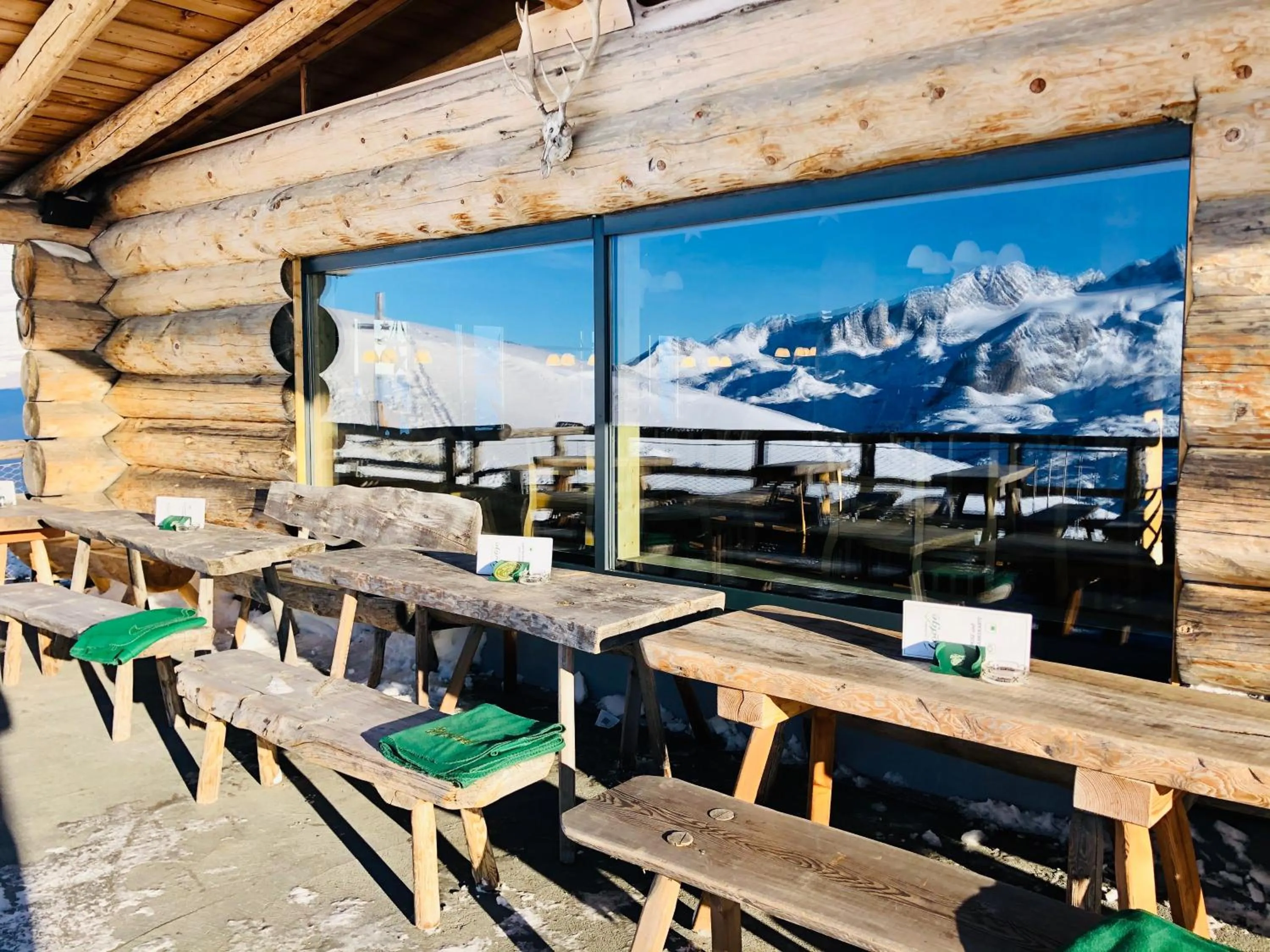 Restaurant/places to eat in Lodge am Krippenstein