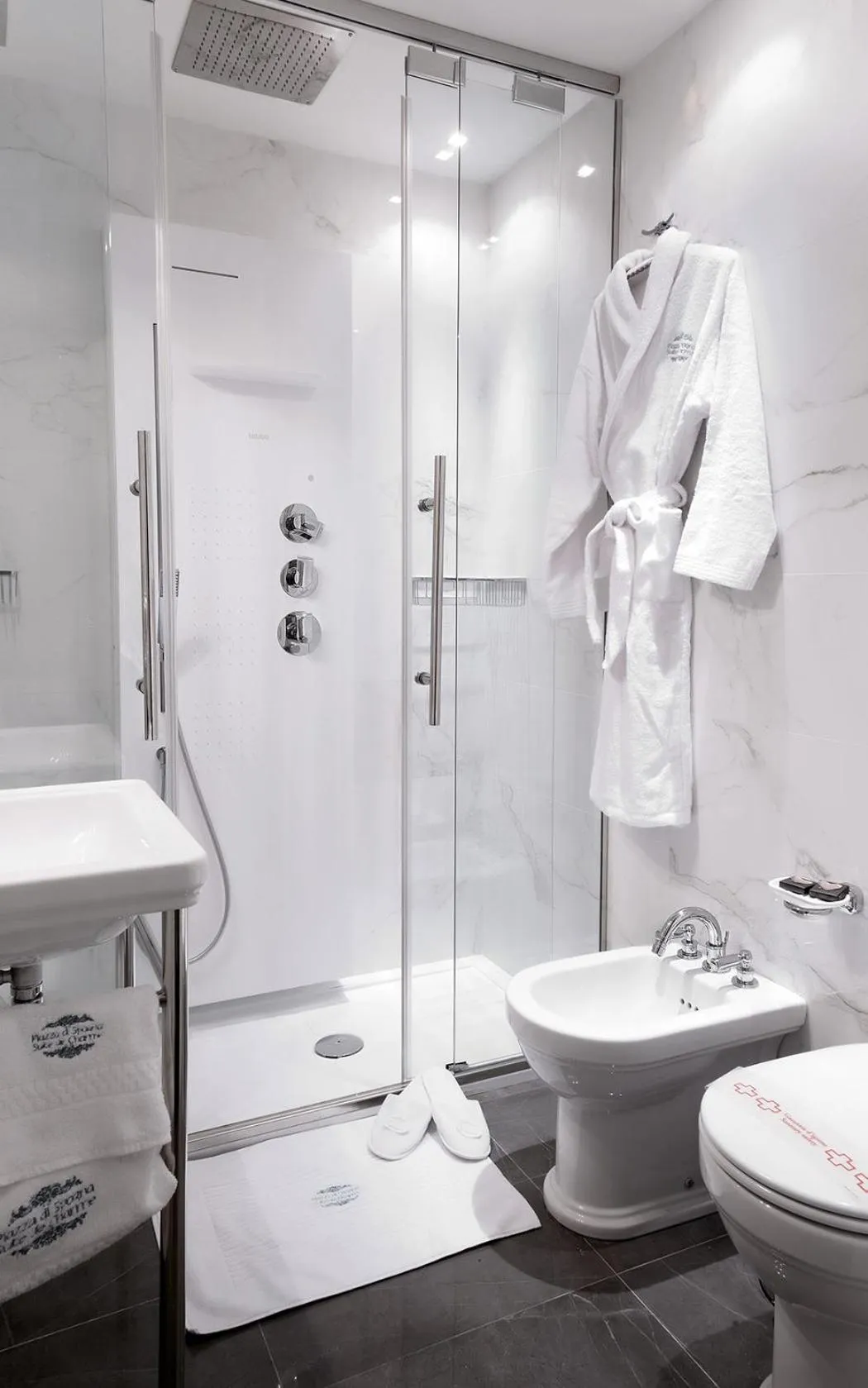 Bathroom in Piazza di Spagna Suite de Charme