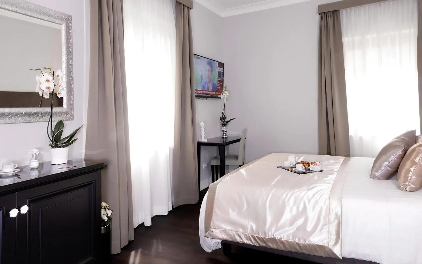 Bedroom, Bed in Piazza di Spagna Suite de Charme