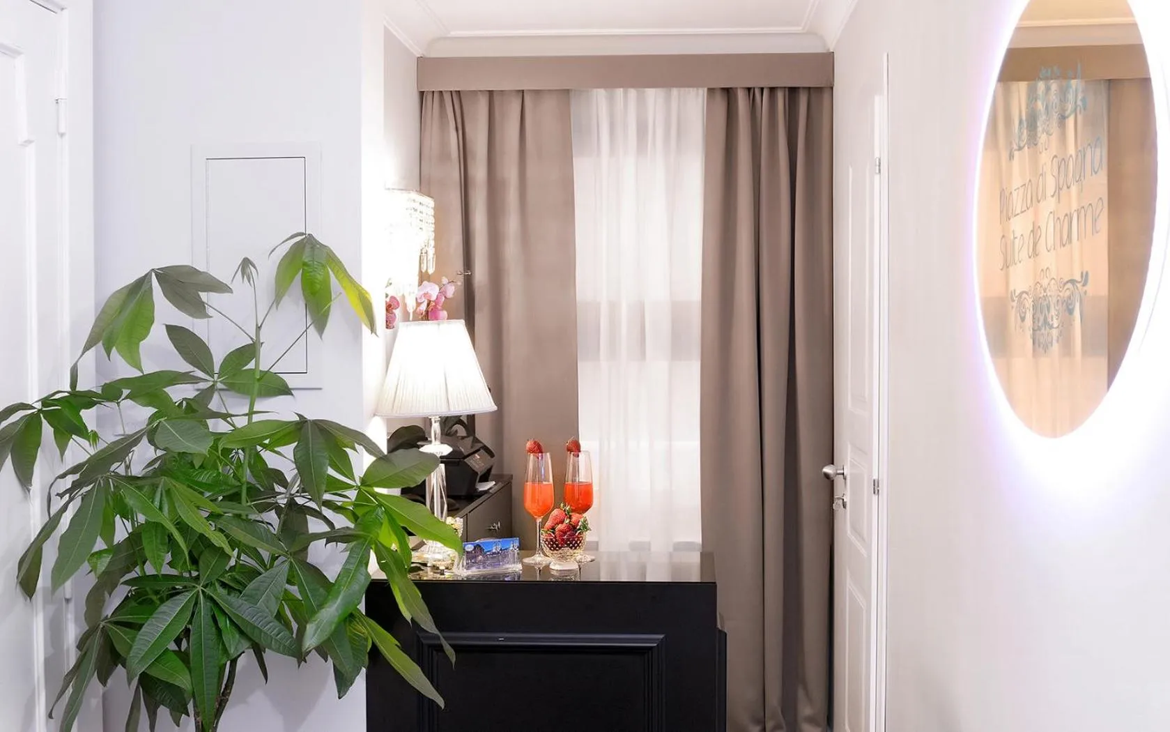 Lobby or reception in Piazza di Spagna Suite de Charme