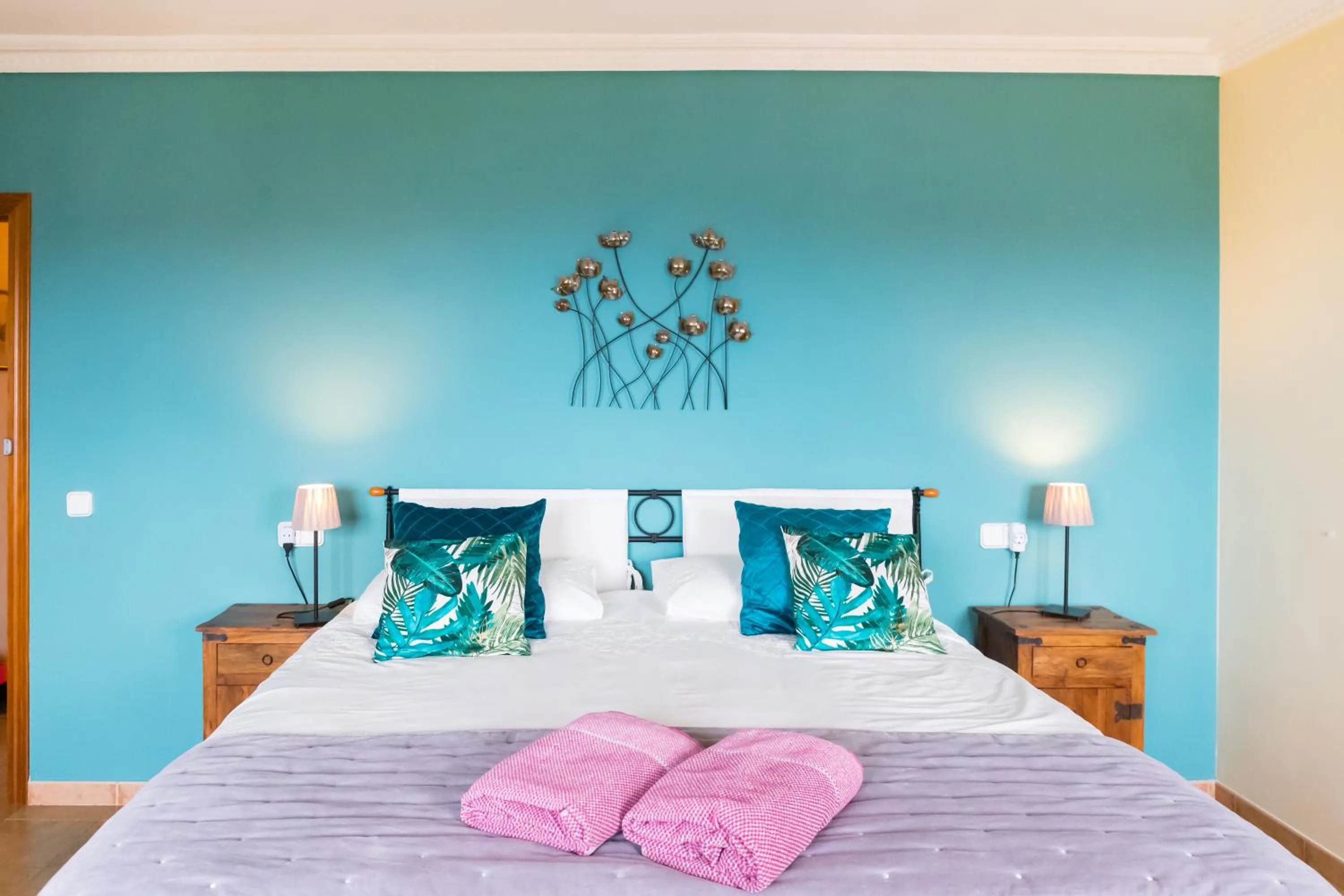 Bed in Casa Roble B&B