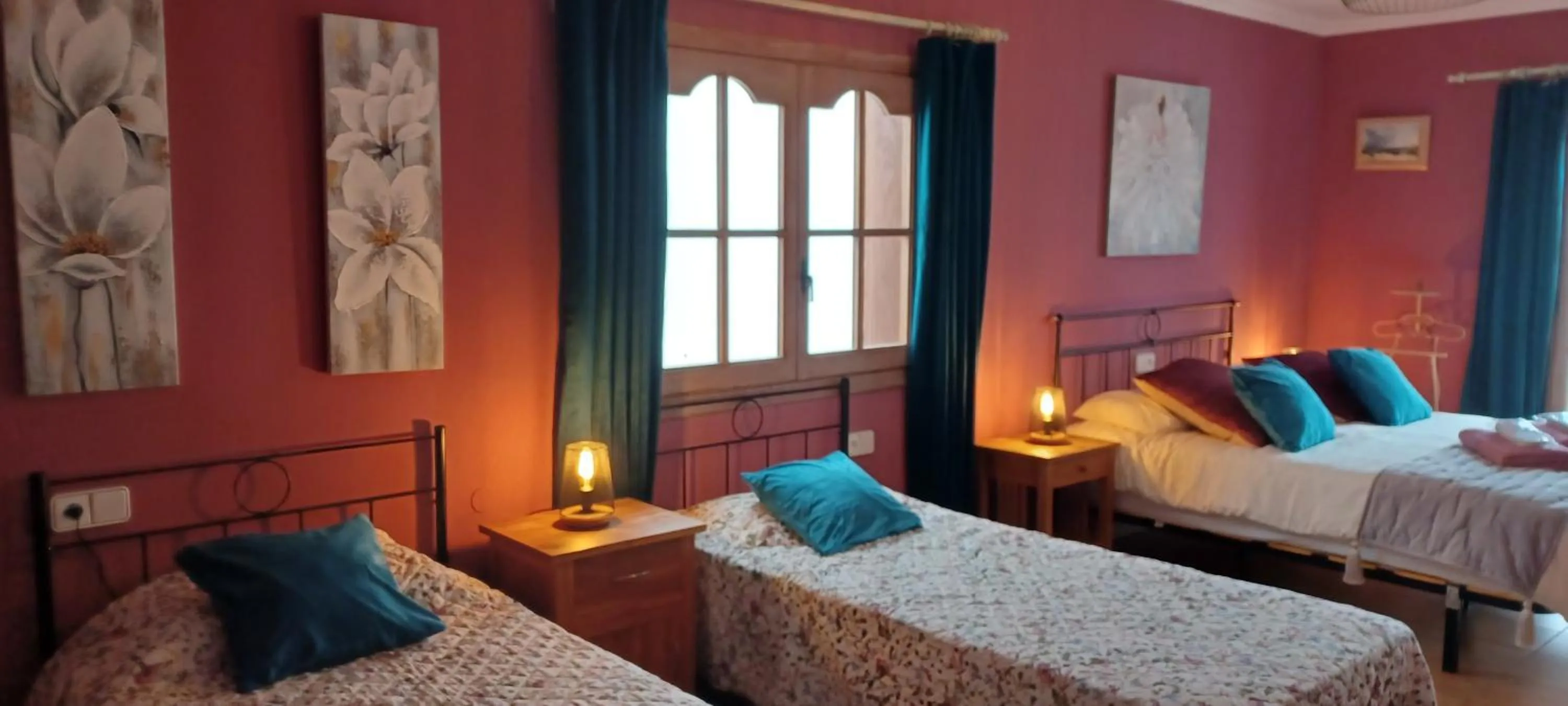 Bed in Casa Roble B&B