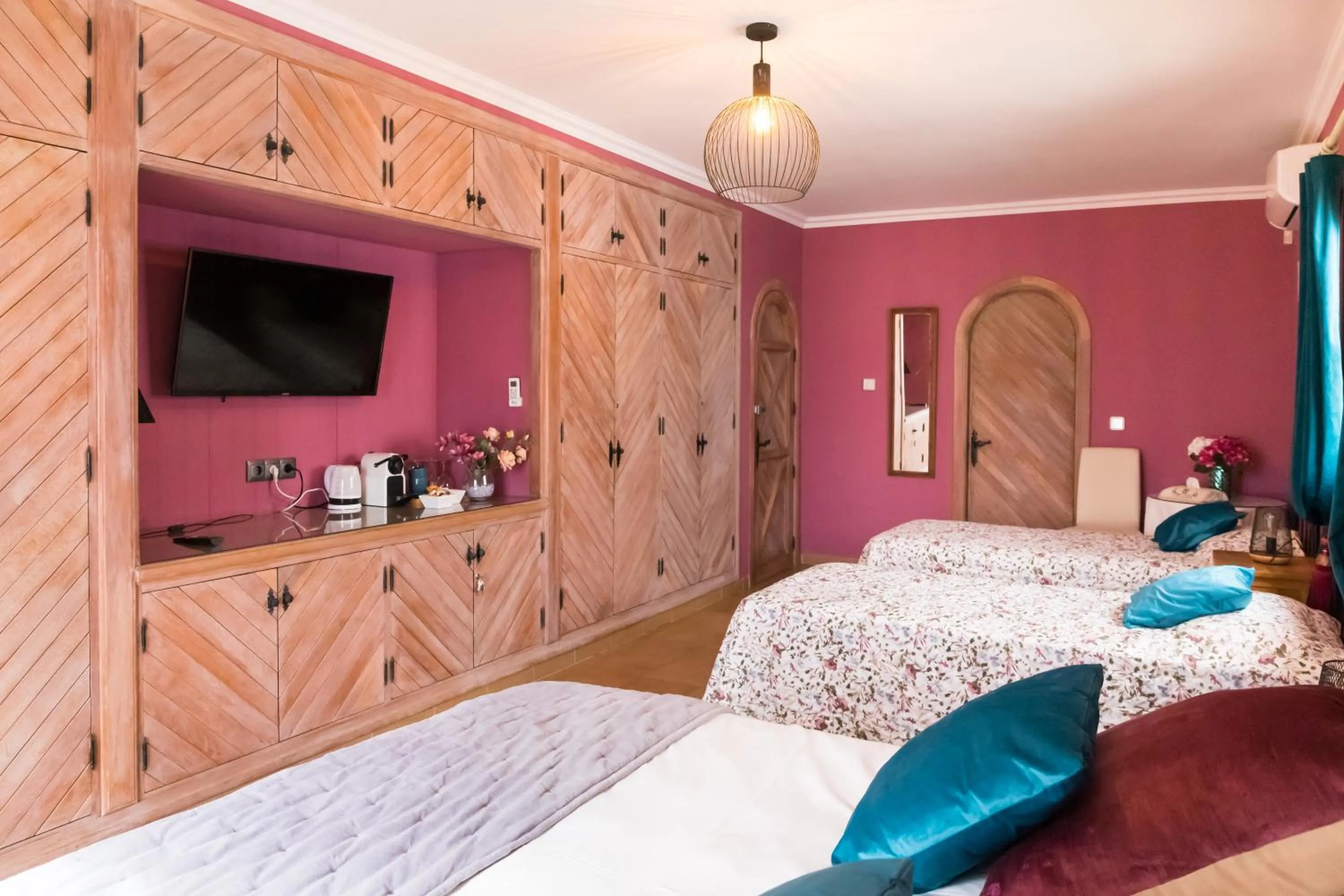 Bed in Casa Roble B&B