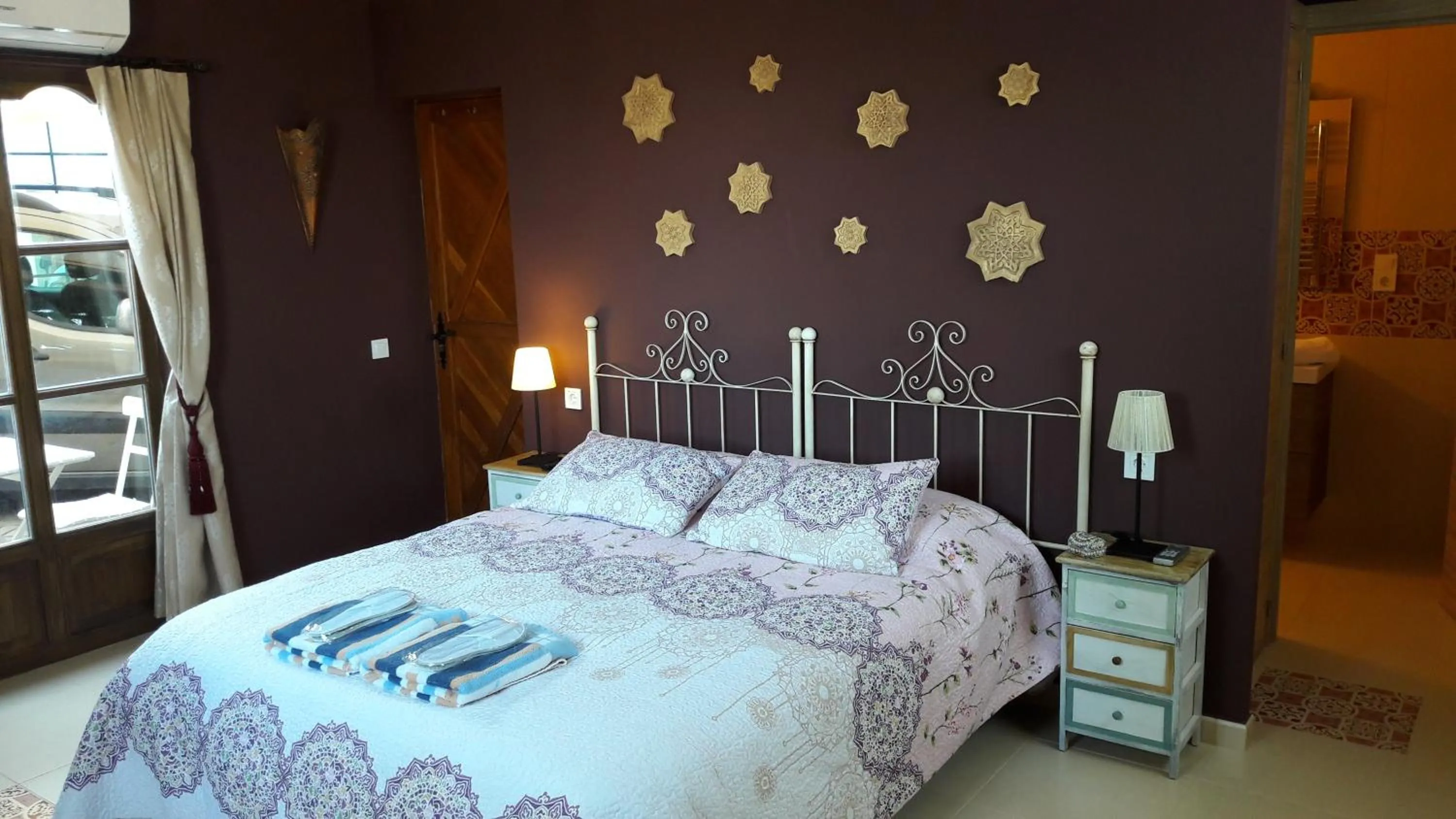 Coffee/tea facilities, Bed in Casa Roble B&B