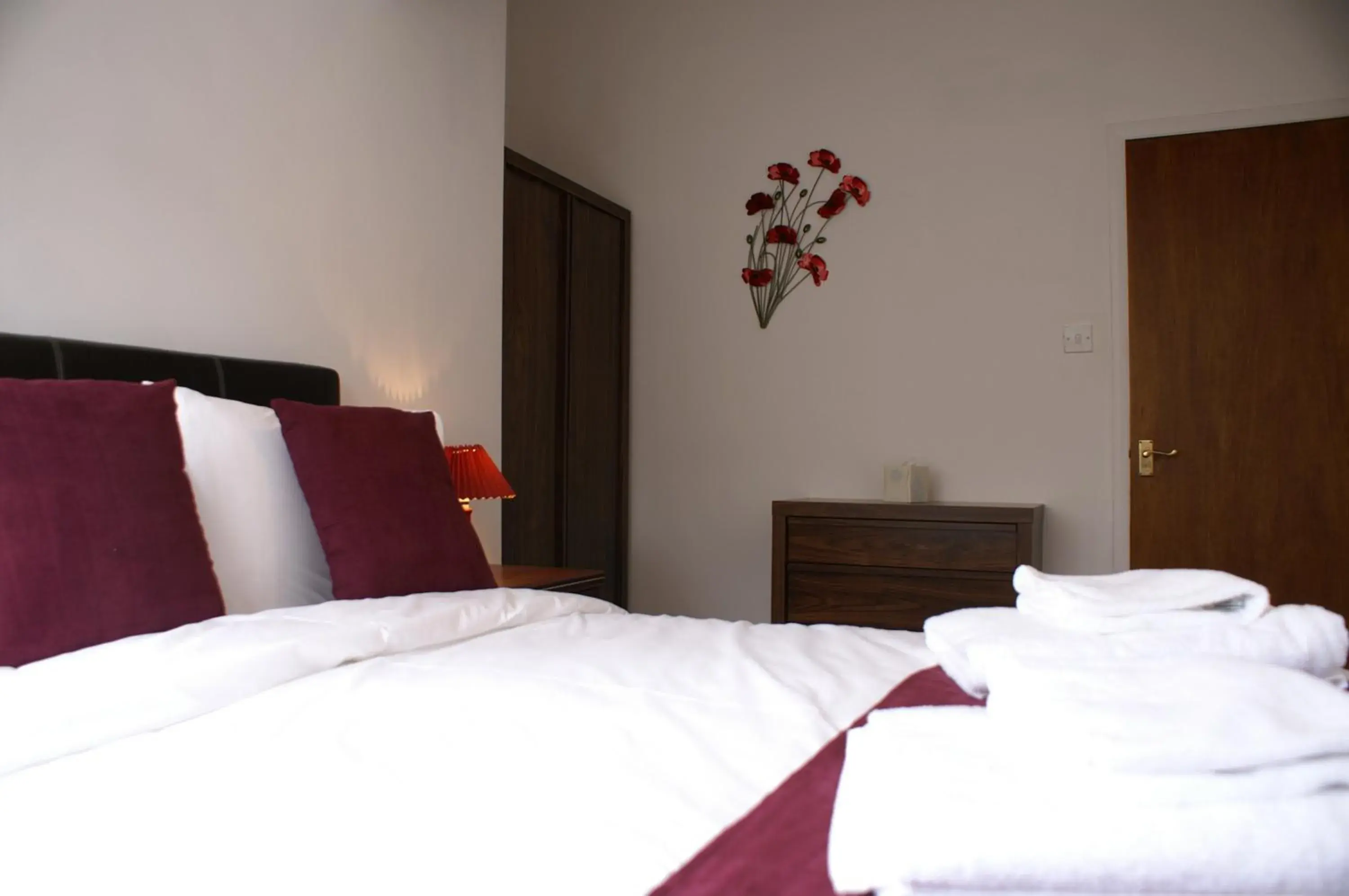 Photo of the whole room, Bed in Moorlands Photo of the whole room, Bed in Moorlands