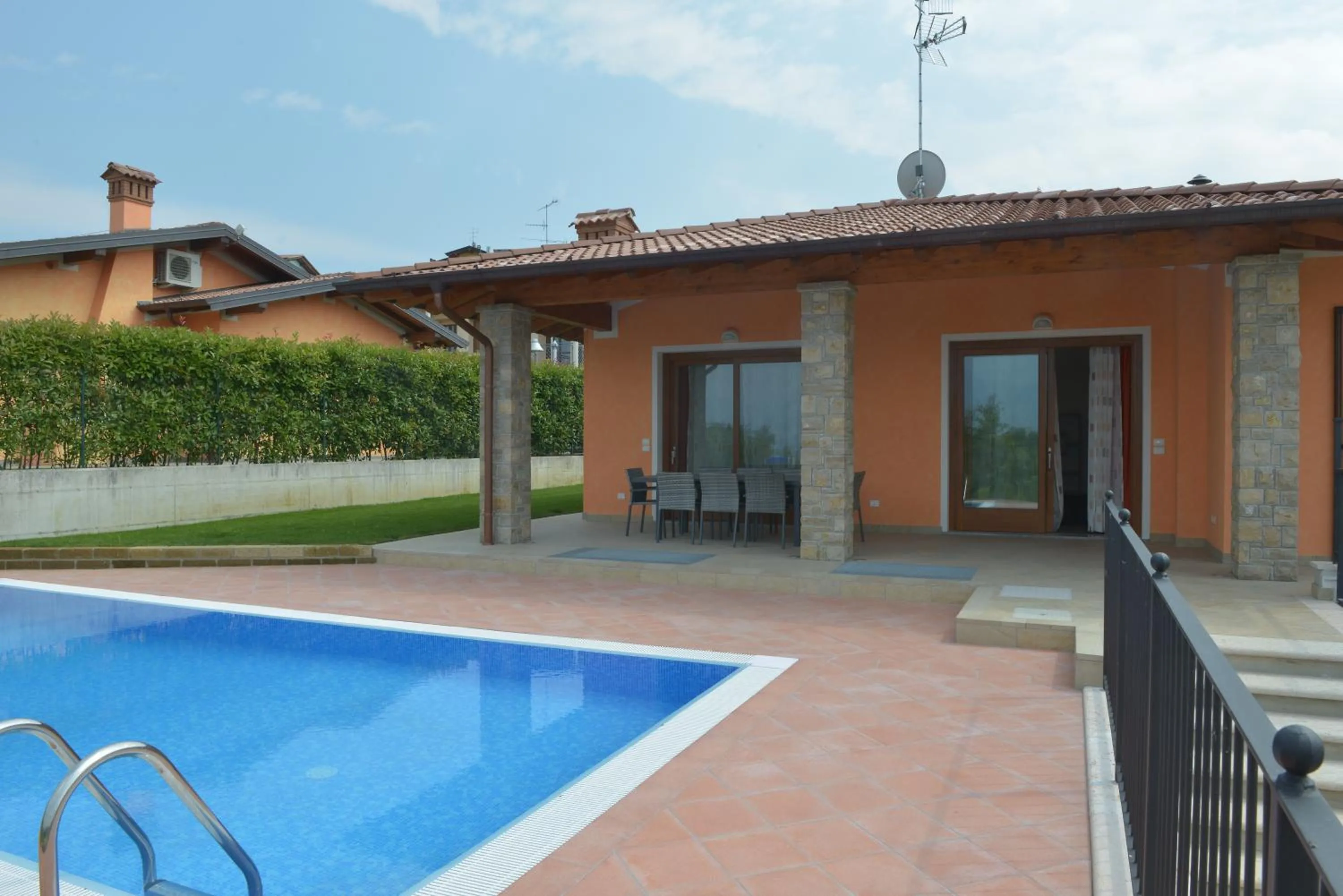 Pool view in Villa Artemia