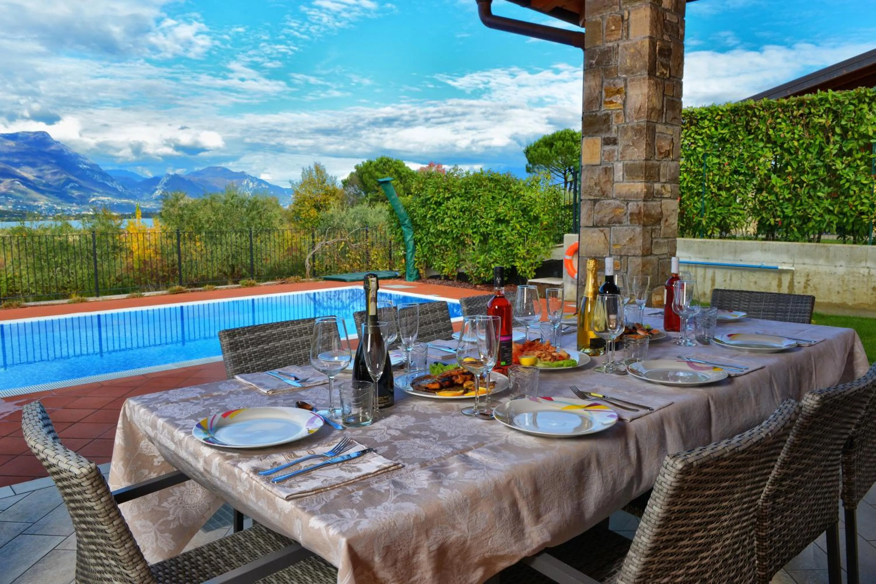 Food in Villa Artemia