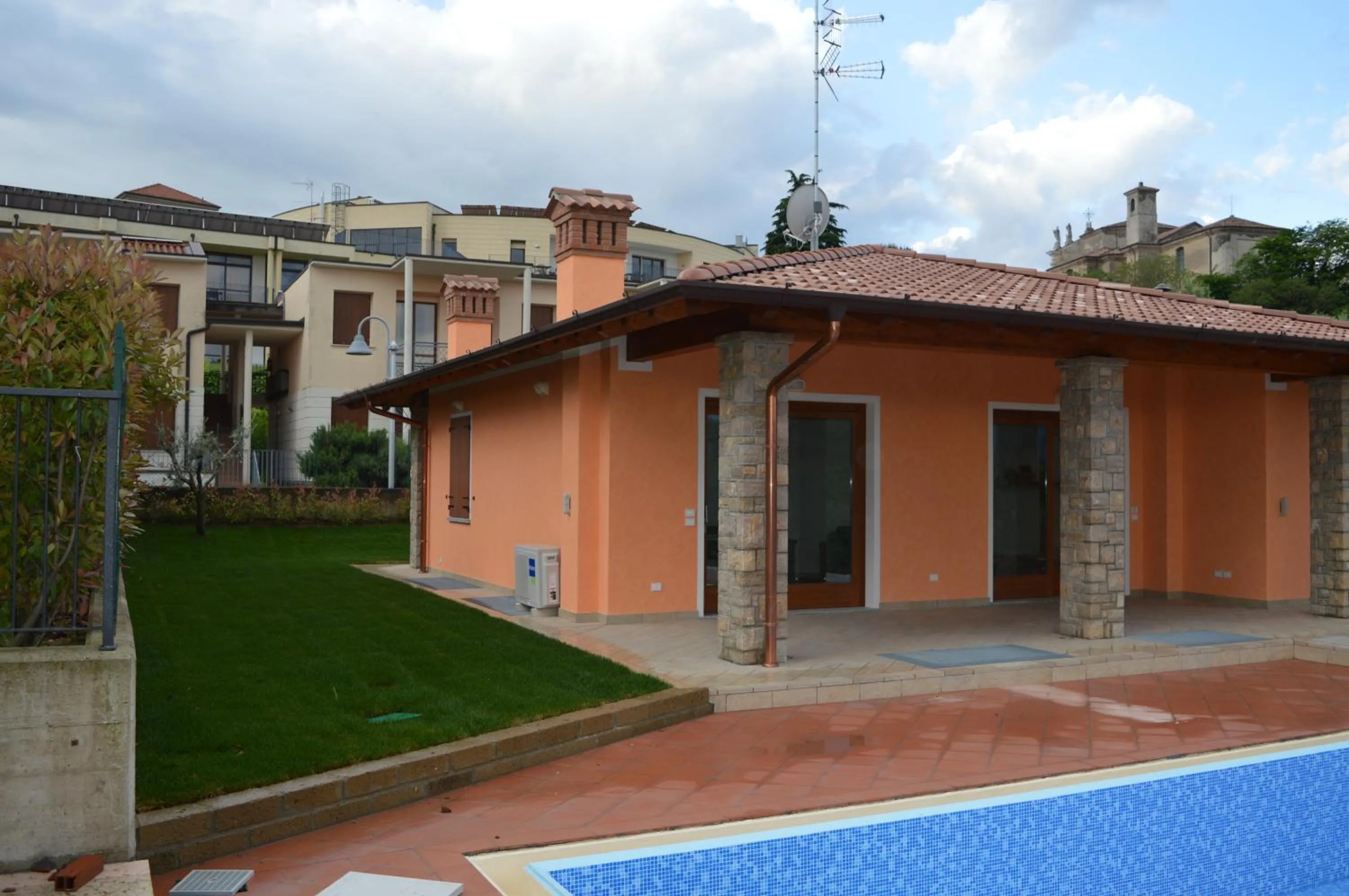 Spring in Villa Artemia