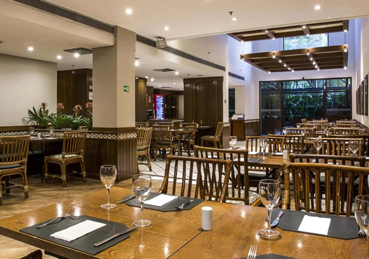 Restaurant/places to eat in Estanplaza Paulista