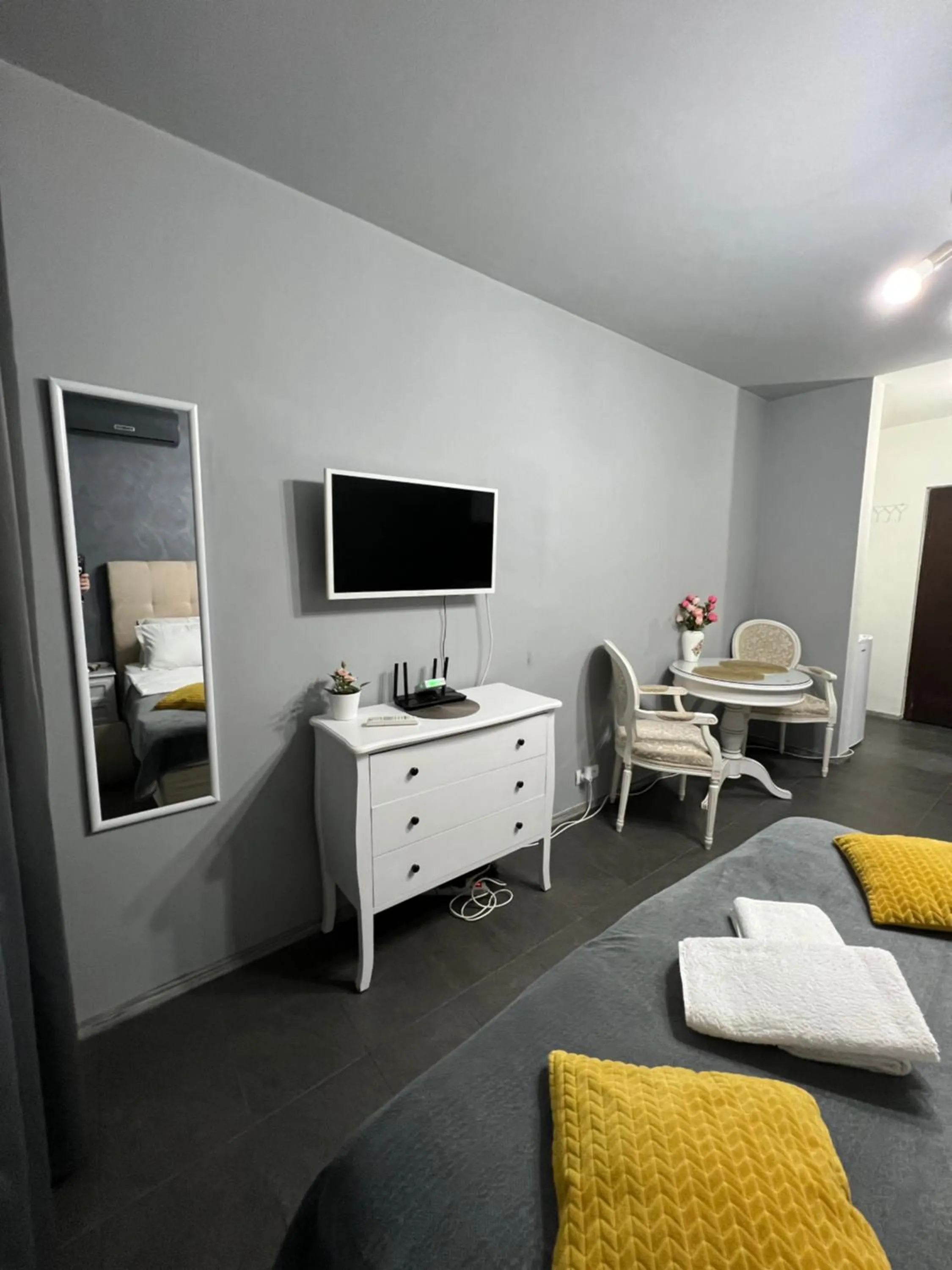 TV and multimedia, Bed in Kenzia Prive