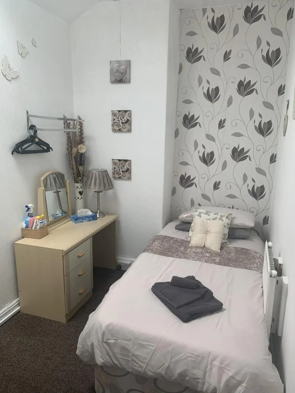 Bedroom, Bed in The Butterfly Hotel