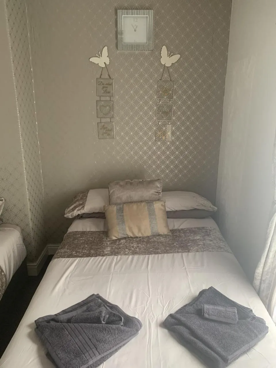 Bedroom, Bed in The Butterfly Hotel