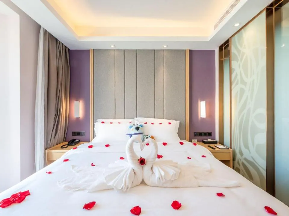 Bed in Lavande Hotel Shenzhen International Convention and Exhibition Center Fuhai West Subway Station
