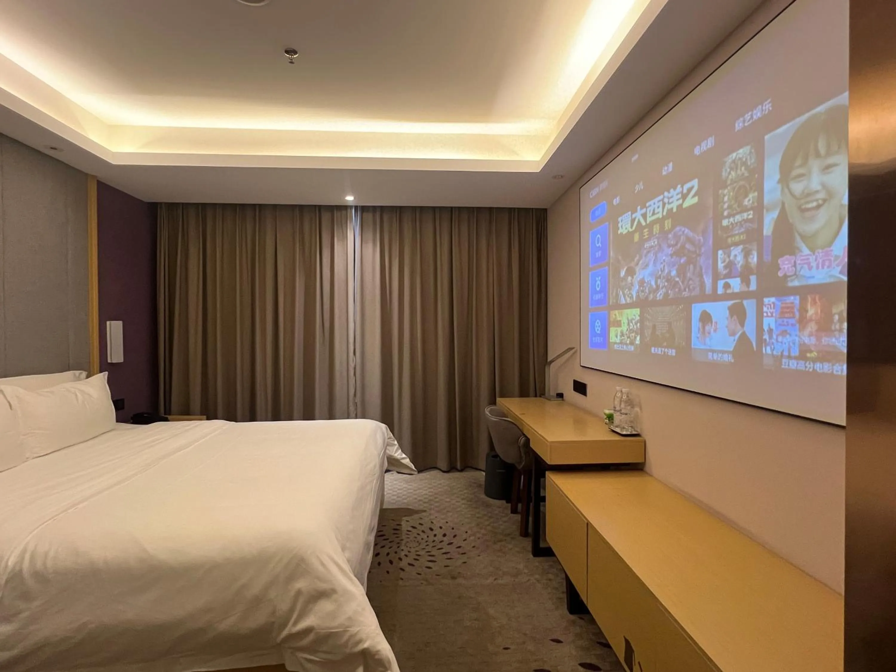 Photo of the whole room, Bed in Lavande Hotel Shenzhen International Convention and Exhibition Center Fuhai West Subway Station