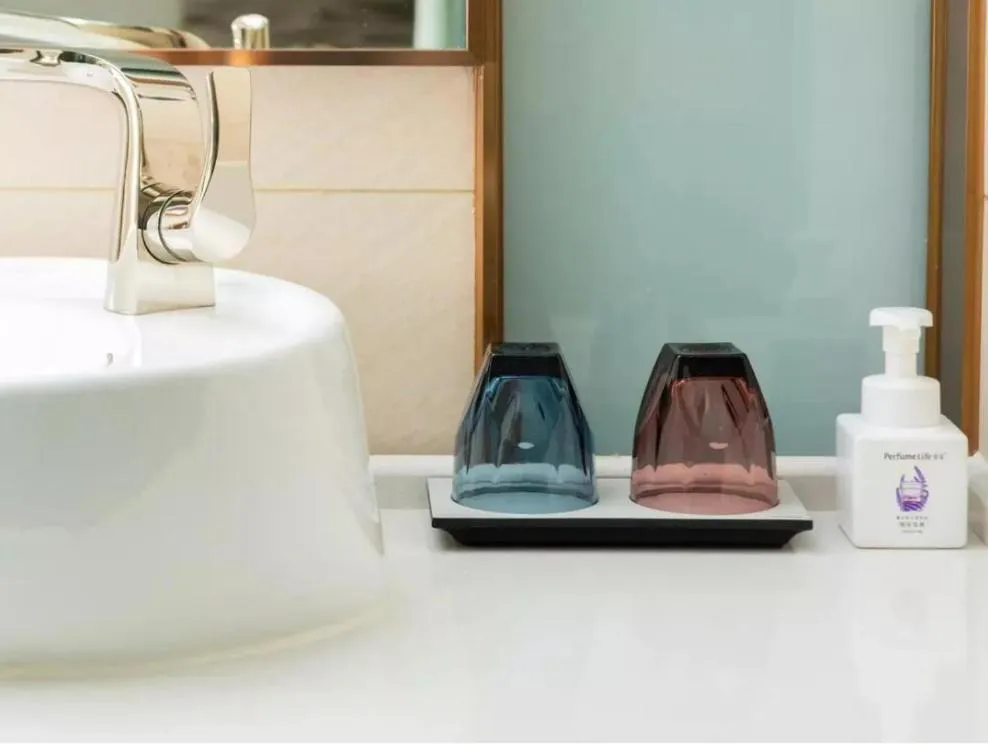 Lavande Hotel Shenzhen International Convention and Exhibition Center Fuhai West Subway Station