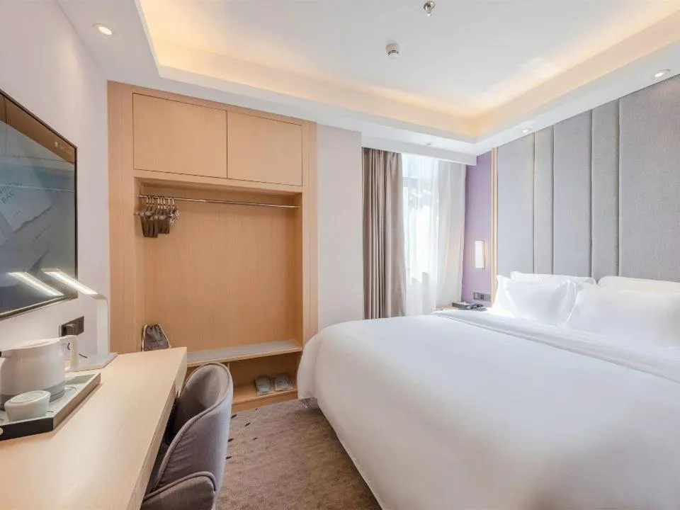 Bed in Lavande Hotel Shenzhen International Convention and Exhibition Center Fuhai West Subway Station